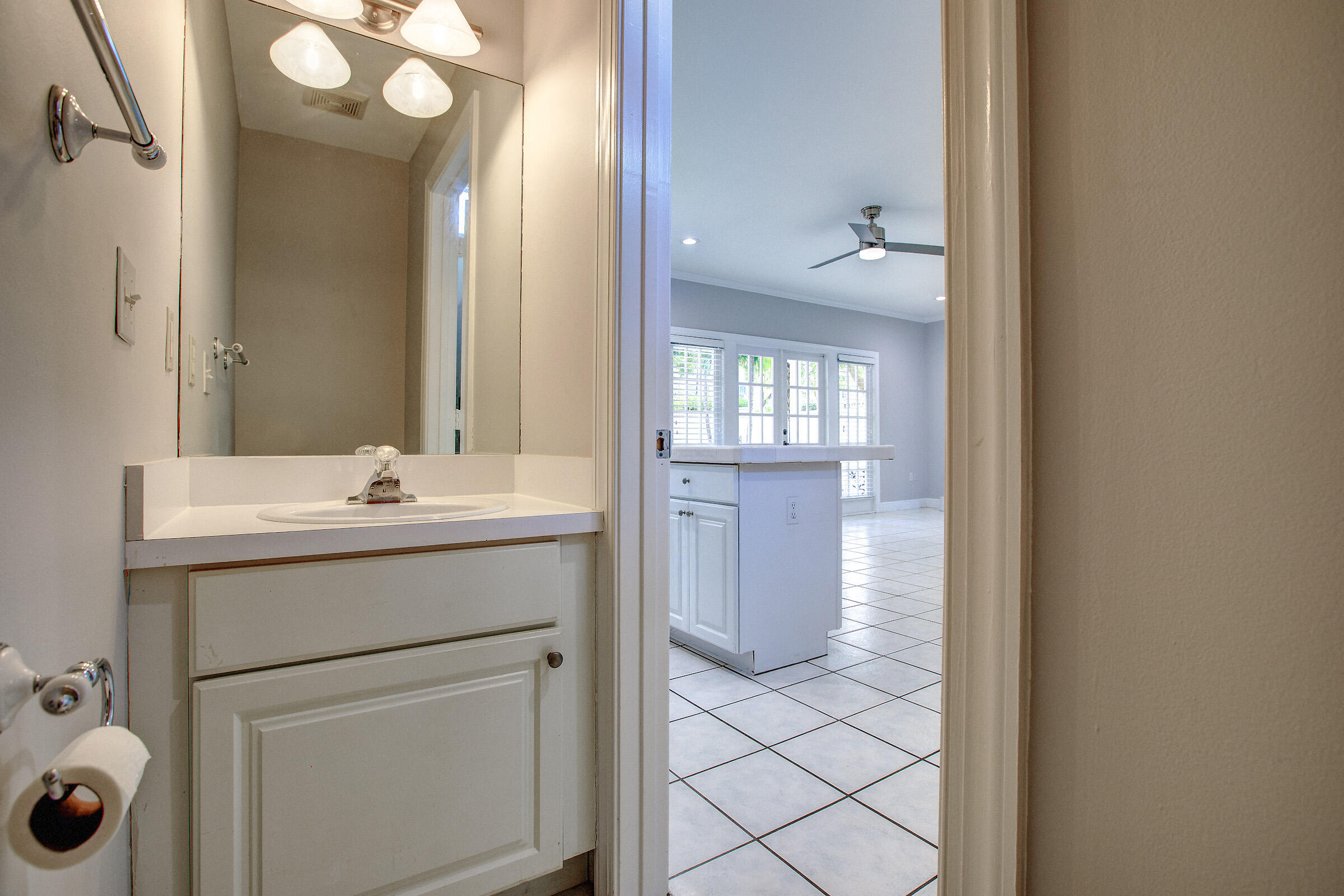 202 Golf Club Drive Property Photo 5
