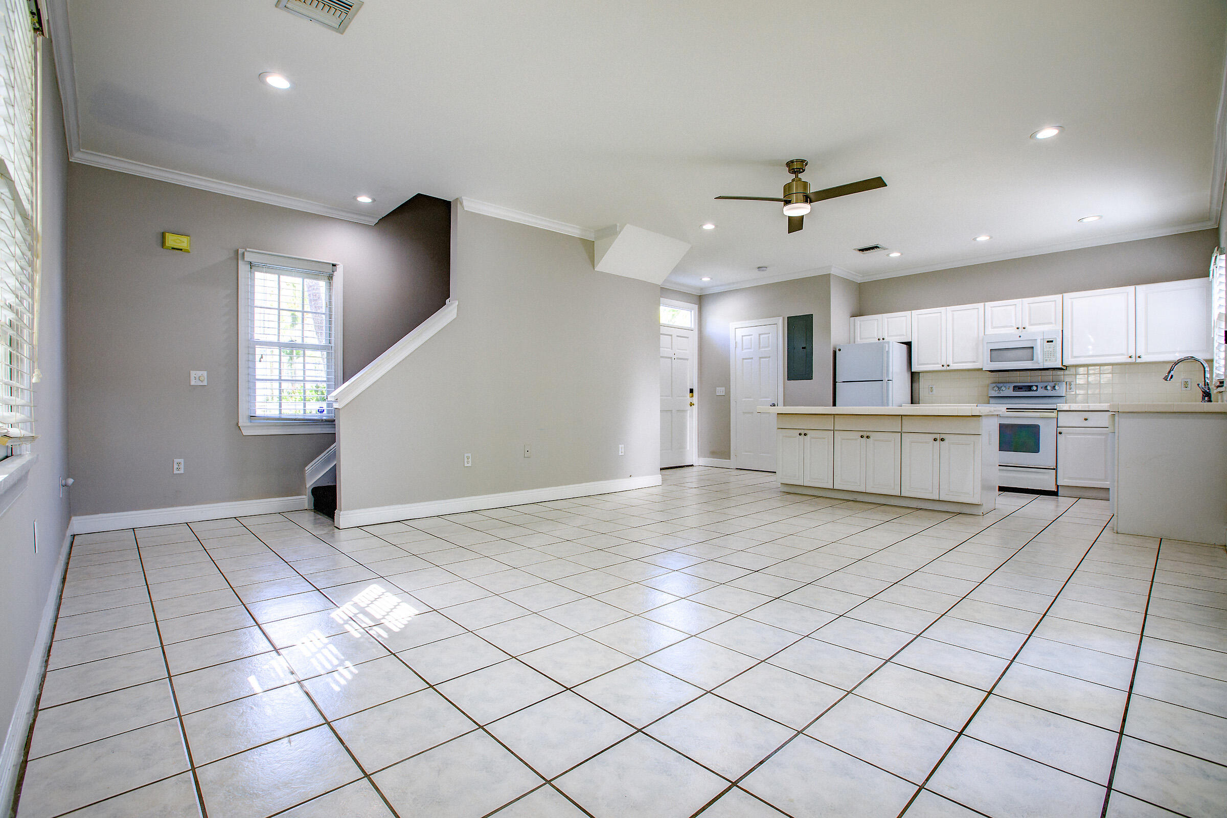 202 Golf Club Drive Property Photo 6