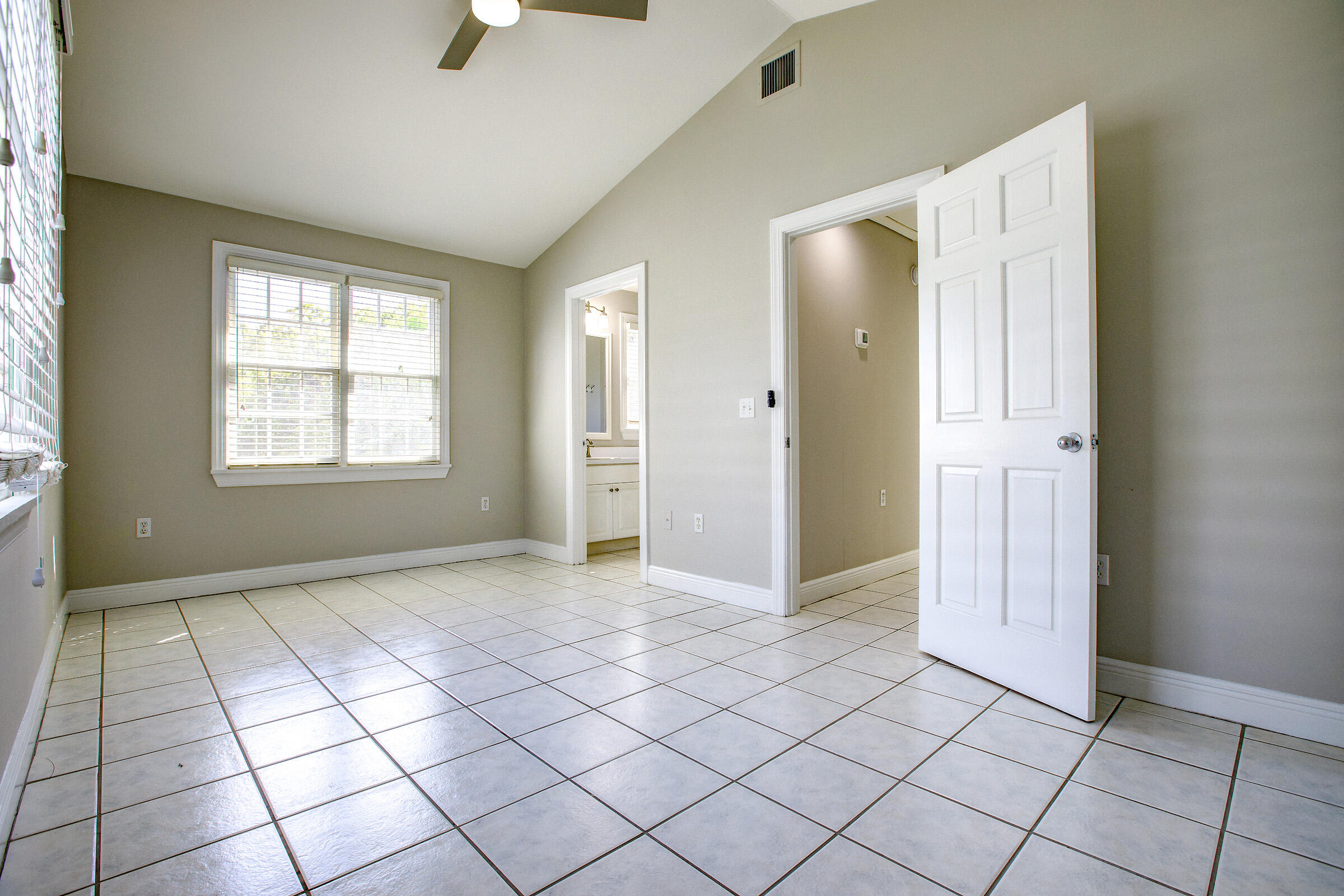 202 Golf Club Drive Property Photo 12