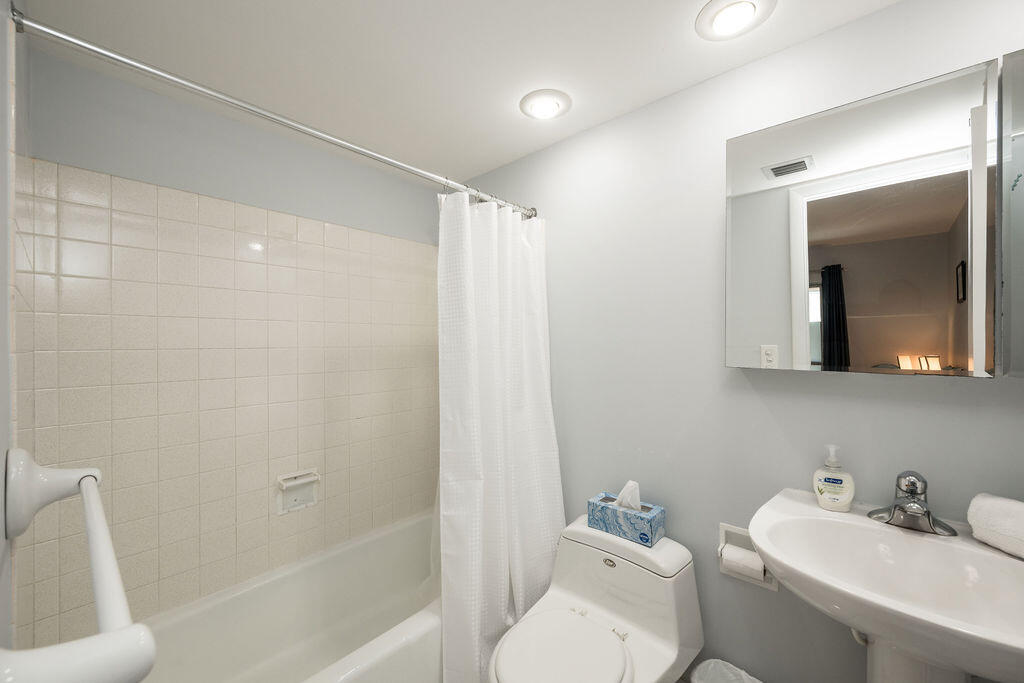 2601 S Roosevelt Boulevard 304c Property Photo 17