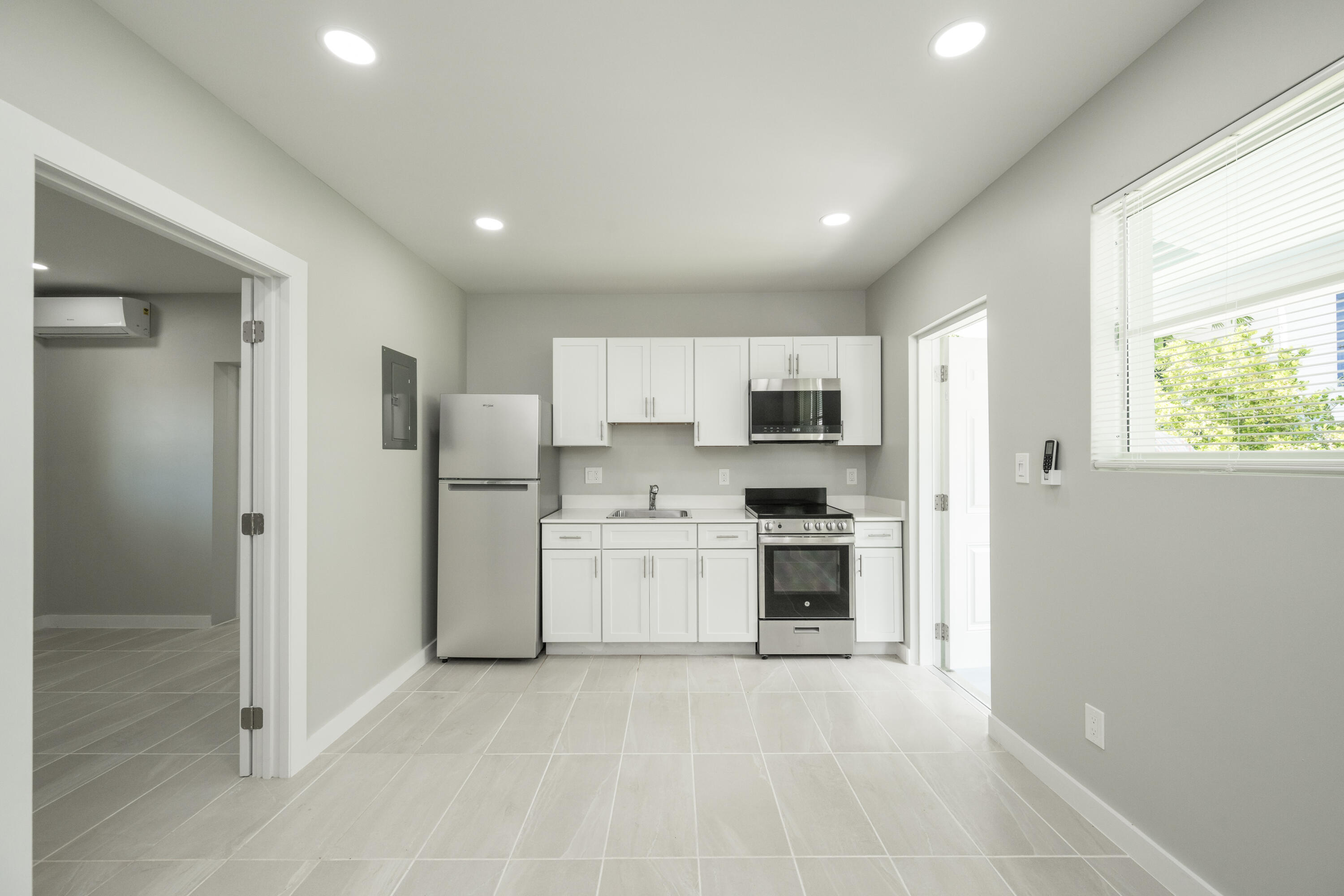 818 Elizabeth Street Property Photo 11
