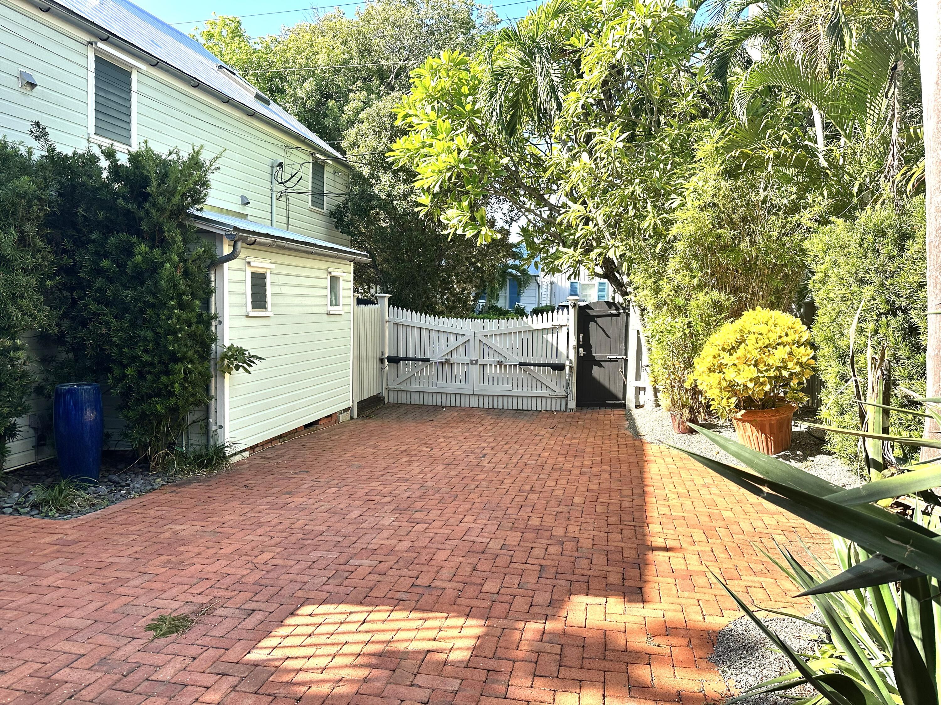 919-921 Thomas Street Property Photo 36