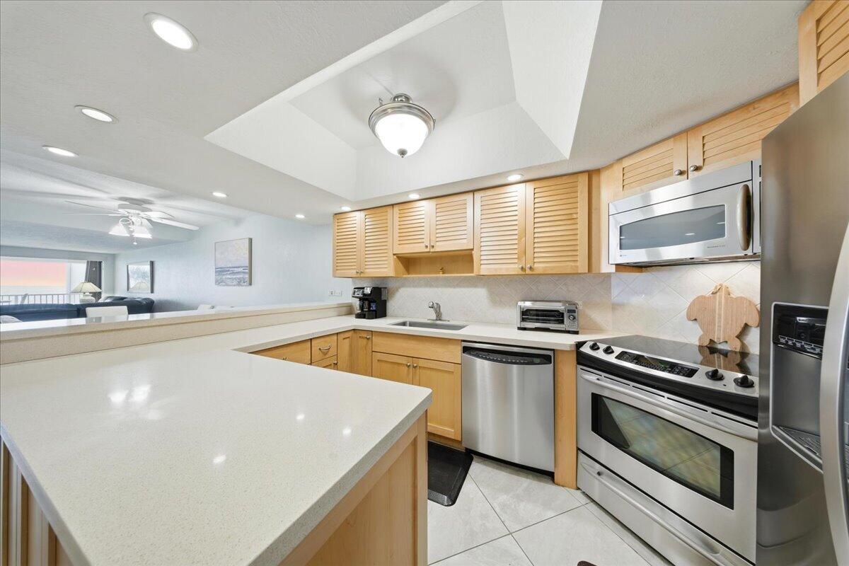 1133 W Ocean Drive 7 Property Photo 4