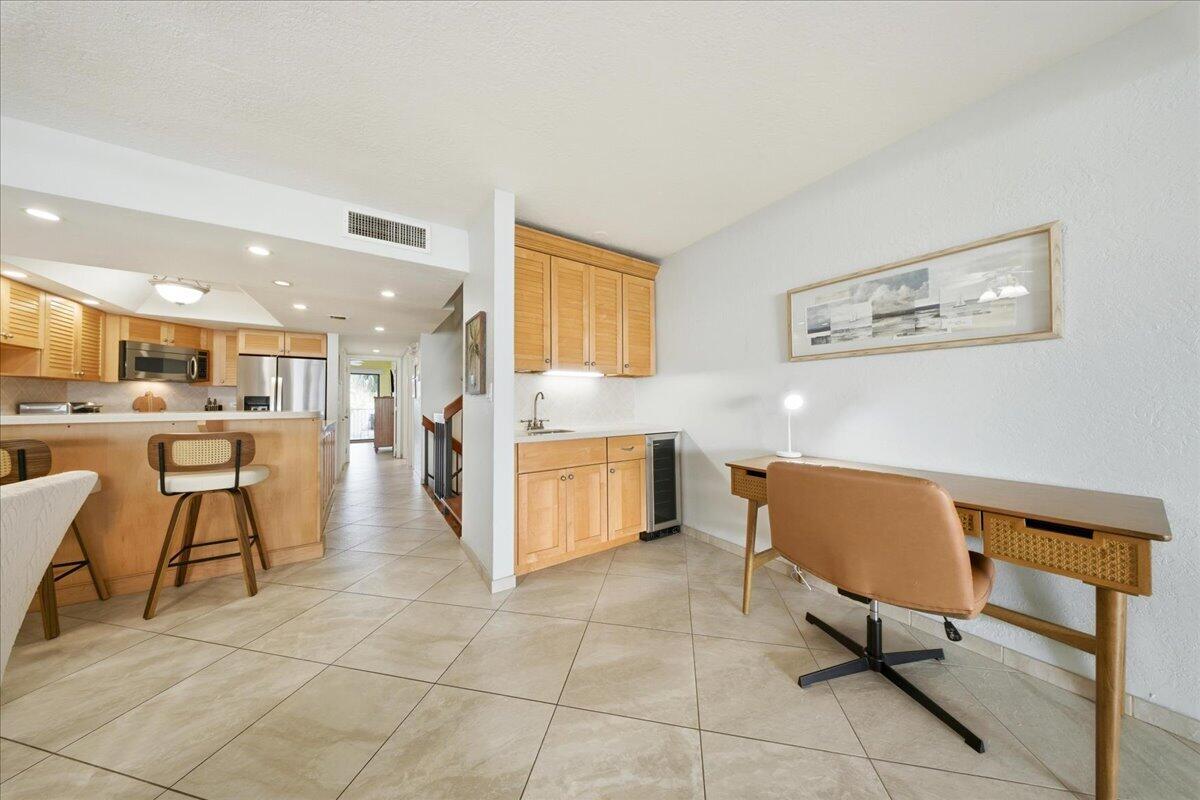 1133 W Ocean Drive 7 Property Photo 9