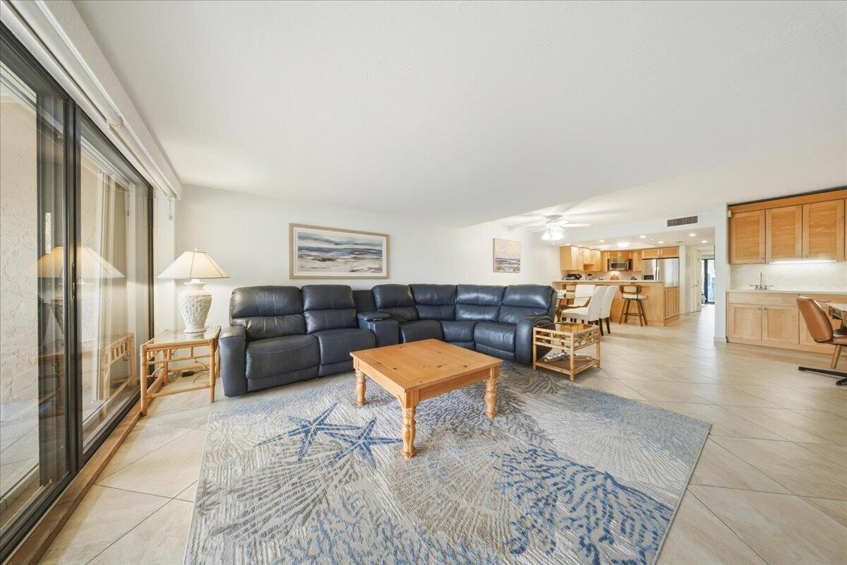 1133 W Ocean Drive 7 Property Photo 10