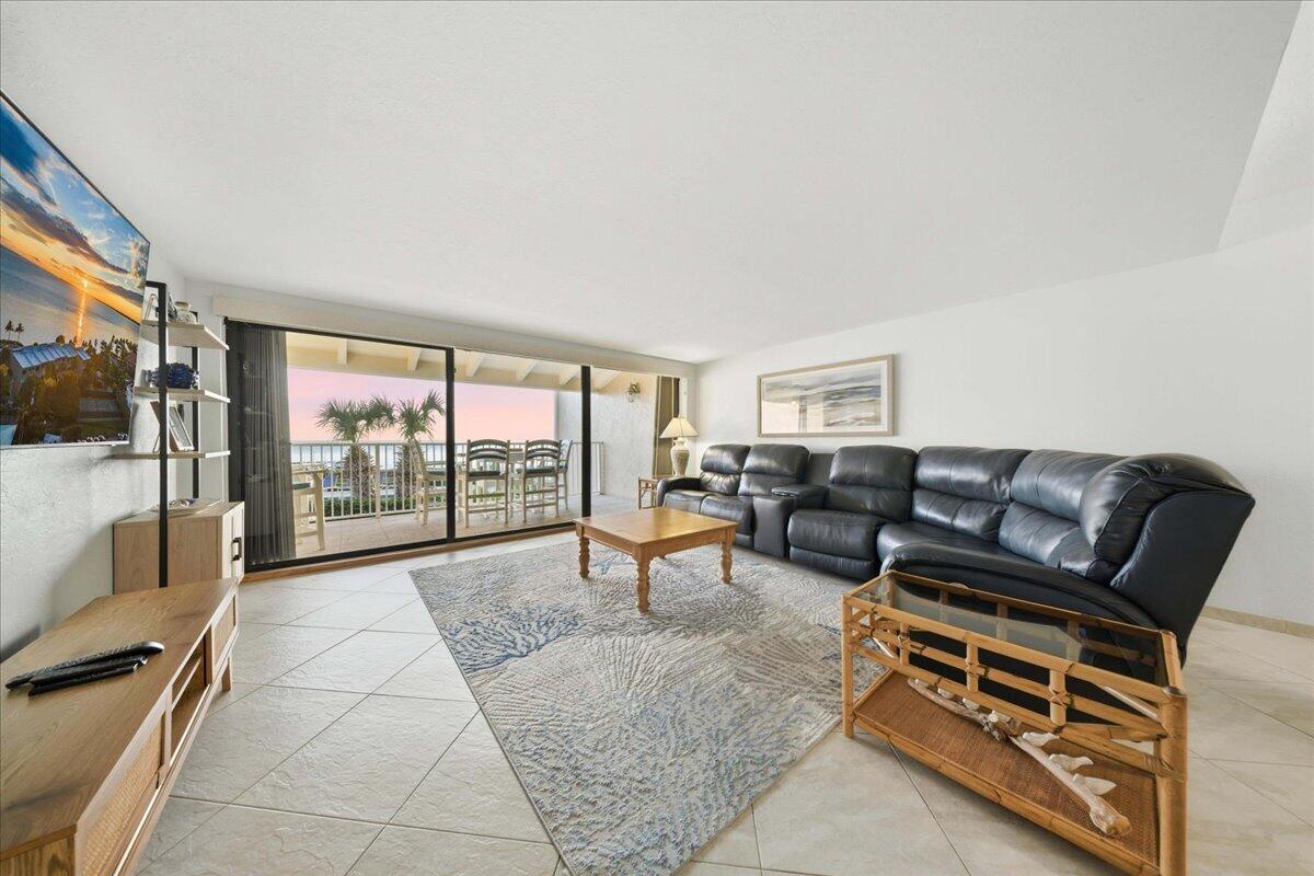 1133 W Ocean Drive 7 Property Photo 11