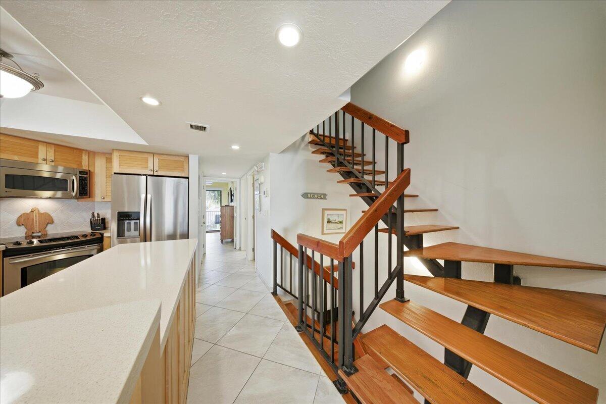 1133 W Ocean Drive 7 Property Photo 13