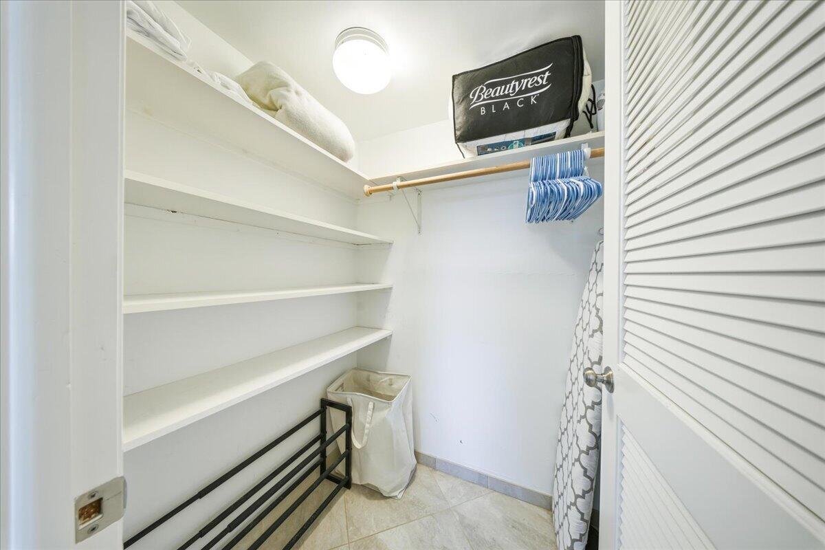 1133 W Ocean Drive 7 Property Photo 32