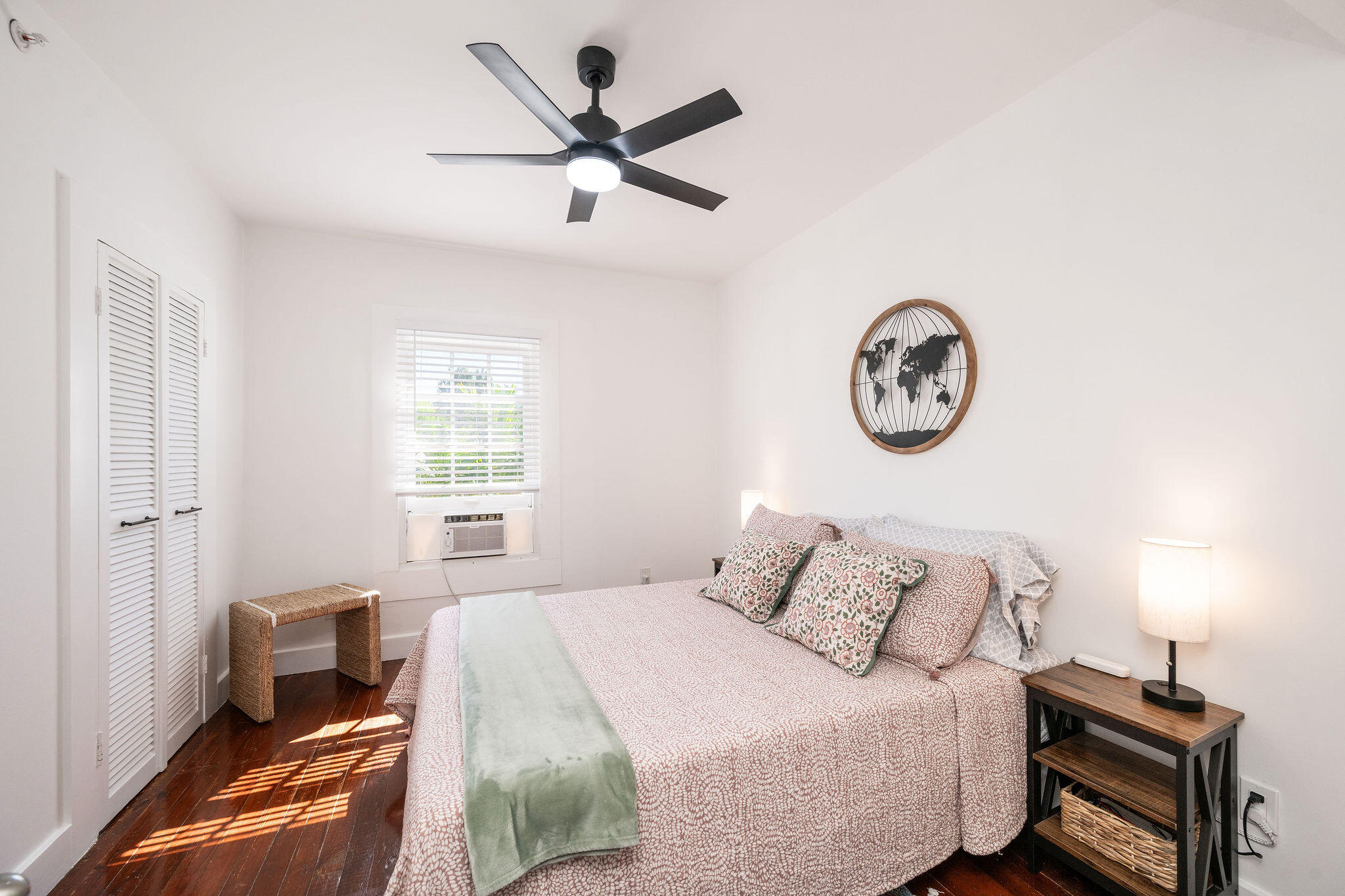 927 Thomas Street #4 Property Photo 14
