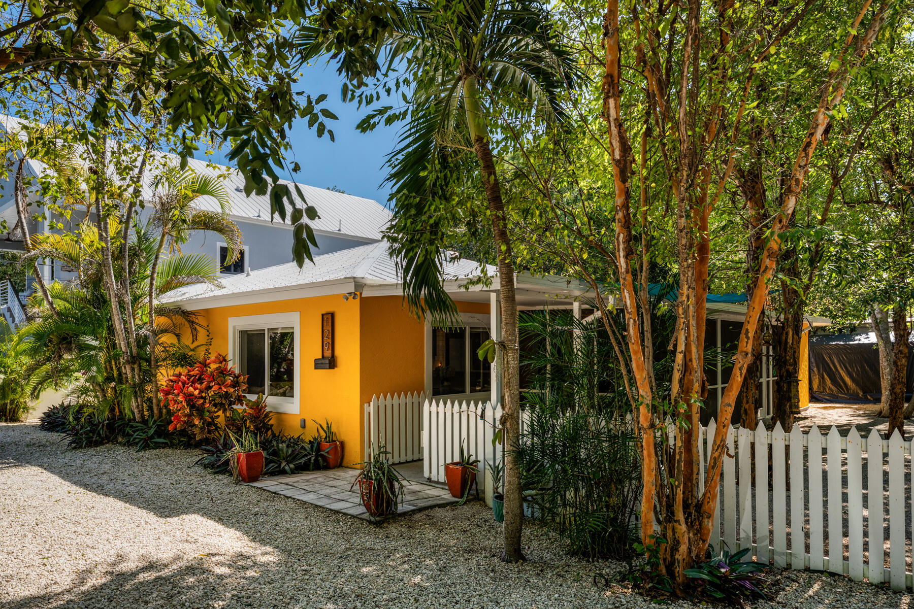 129 Artic Avenue Property Photo 1