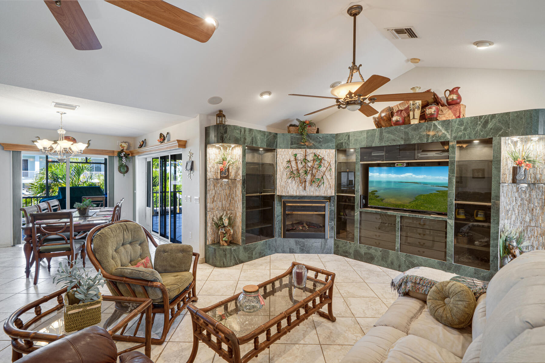 9960 Aviation Boulevard Property Photo 15