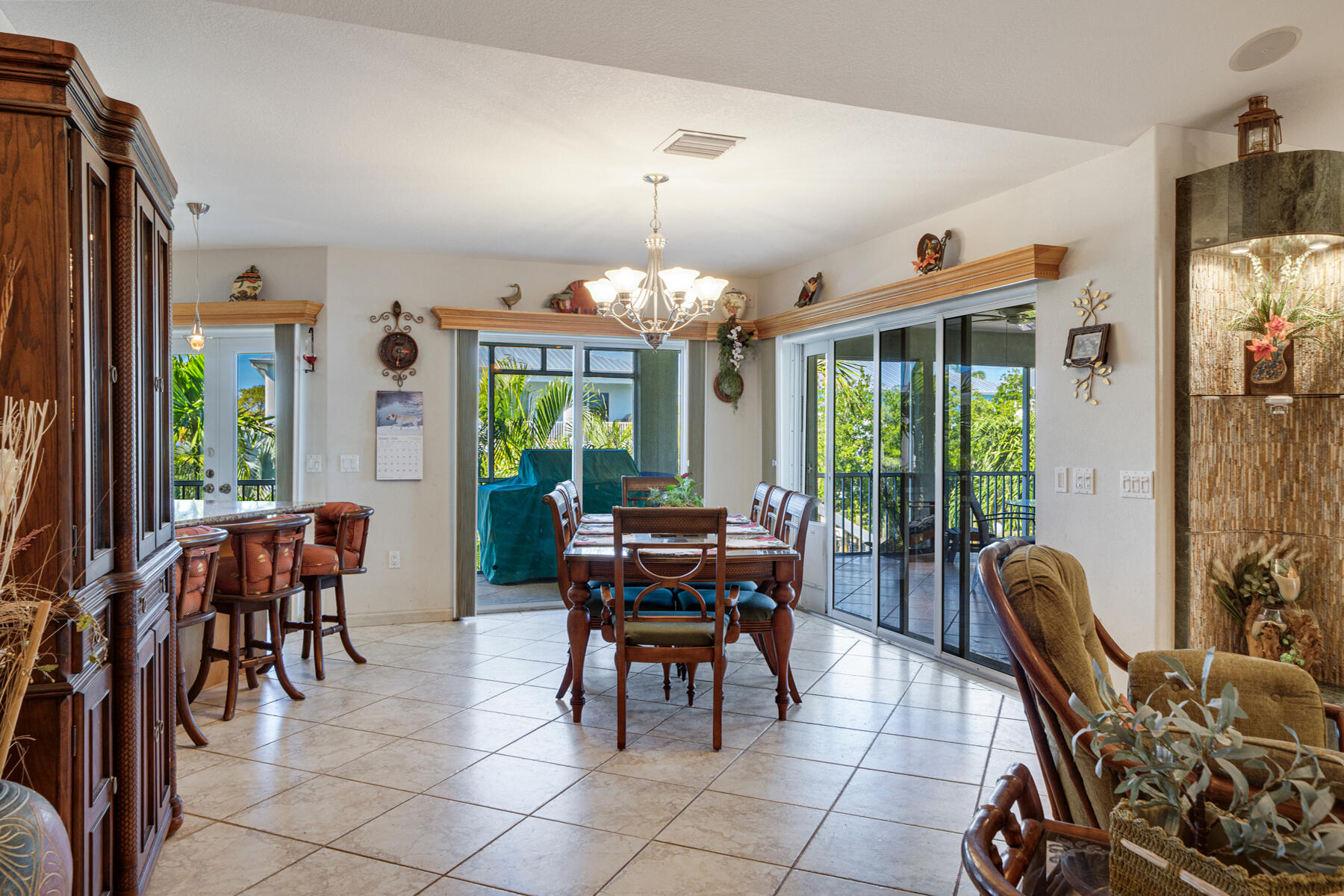 9960 Aviation Boulevard Property Photo 16