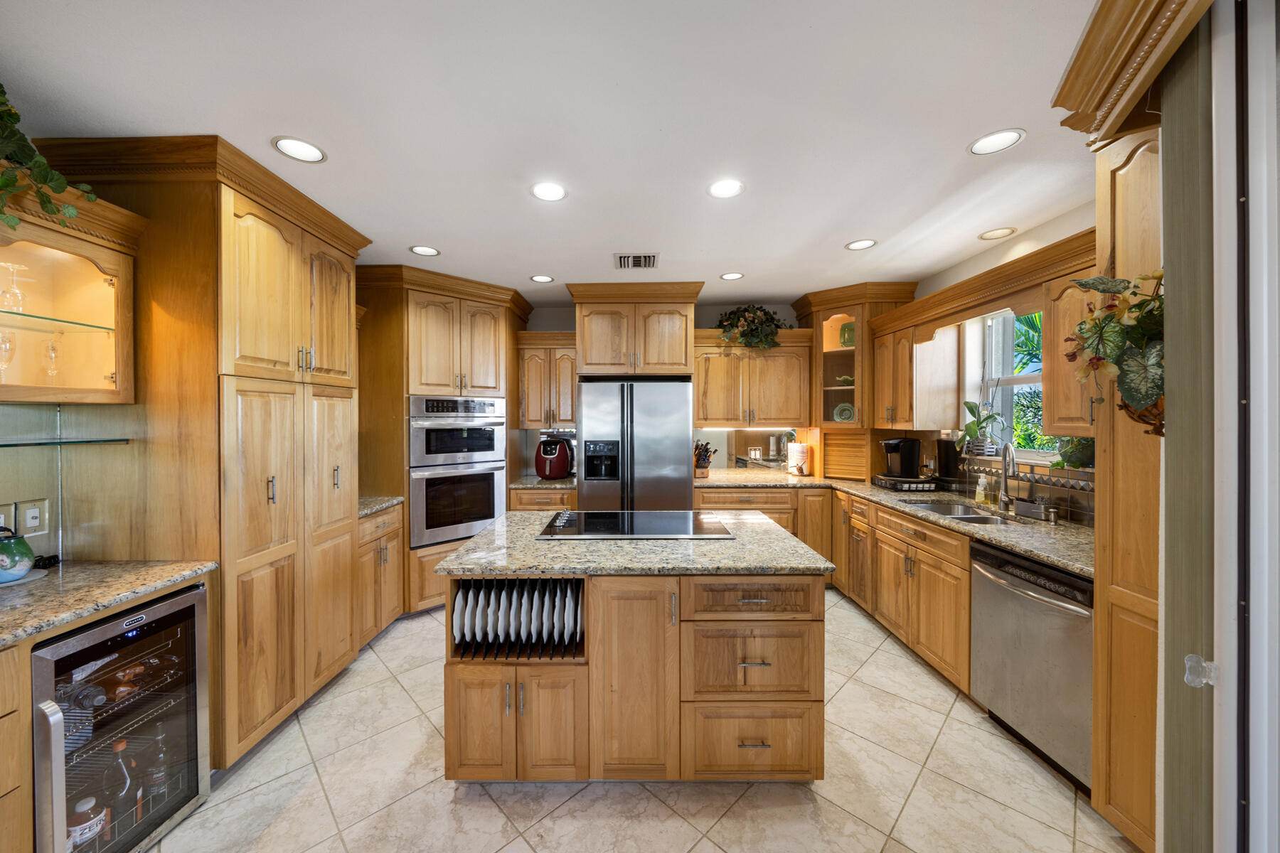 9960 Aviation Boulevard Property Photo 18