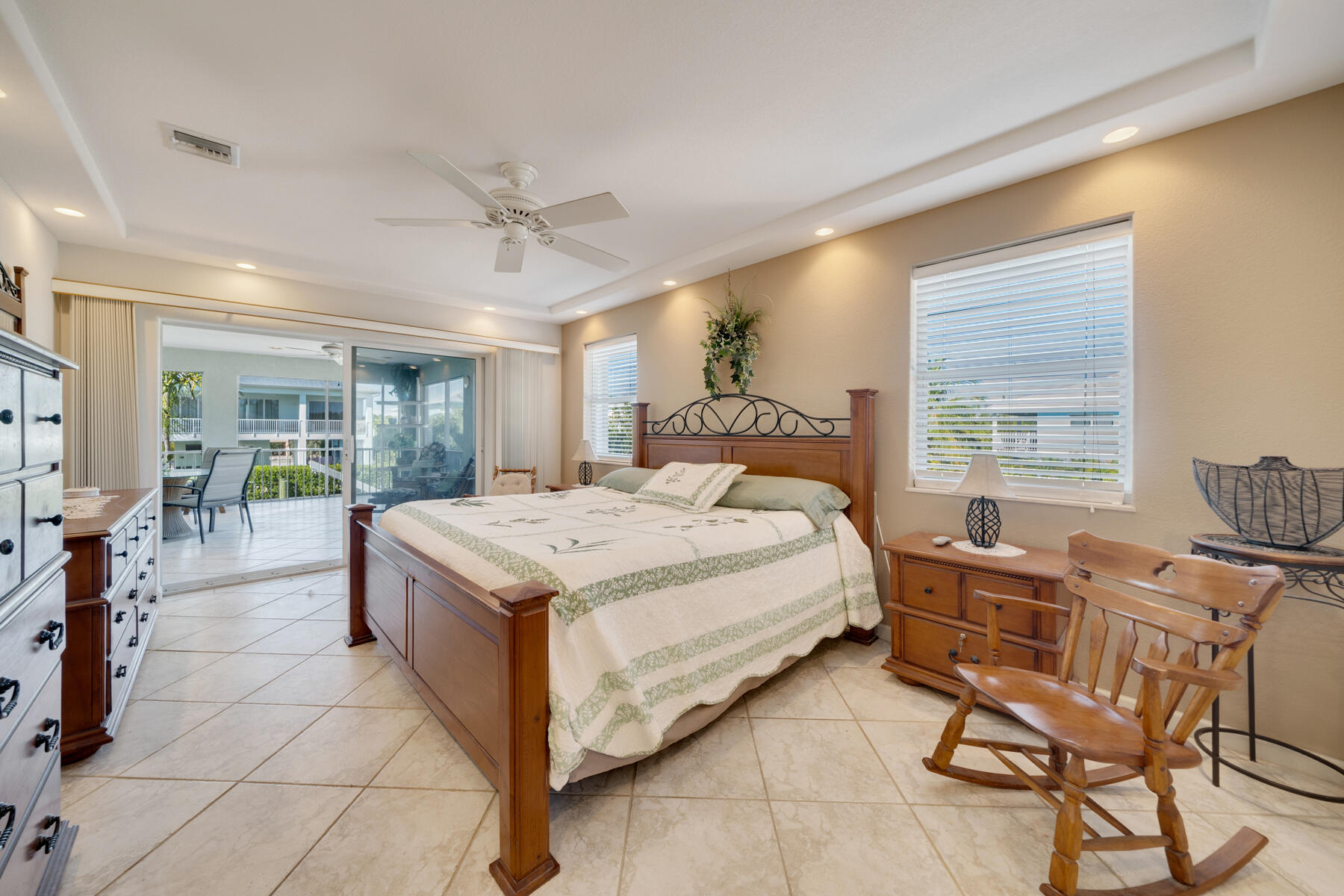 9960 Aviation Boulevard Property Photo 25