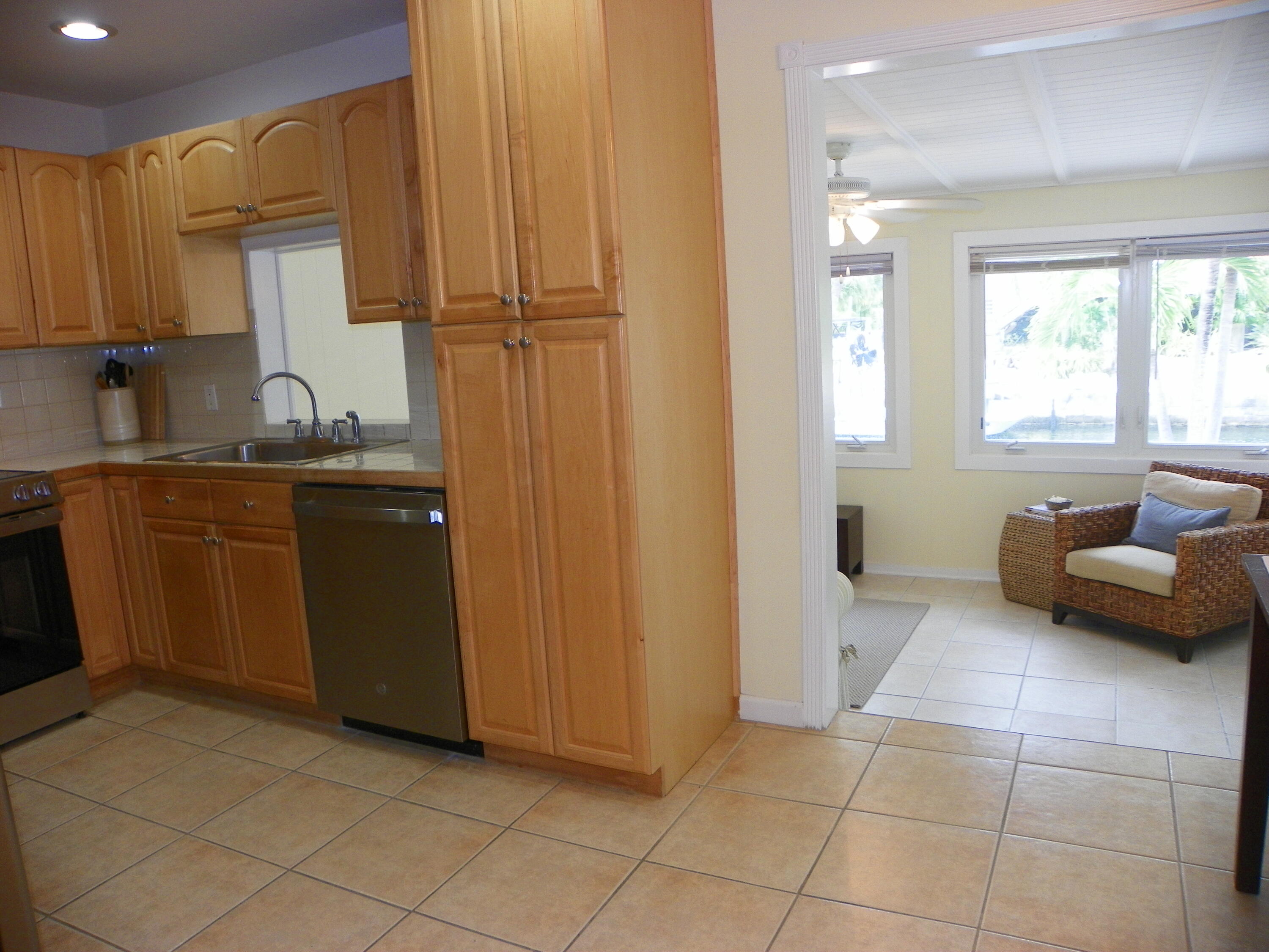 29544 Independence Avenue Property Photo 6