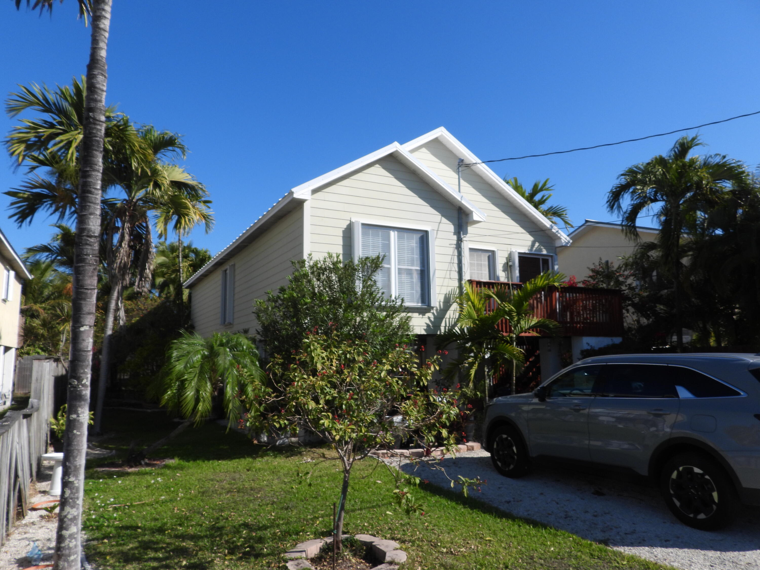 307 Avenue B Property Photo 3