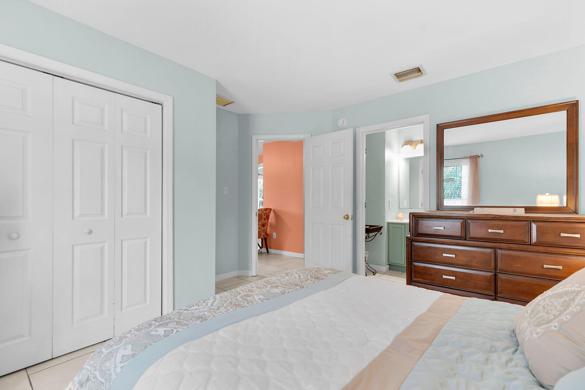 307 Avenue B Property Photo 15