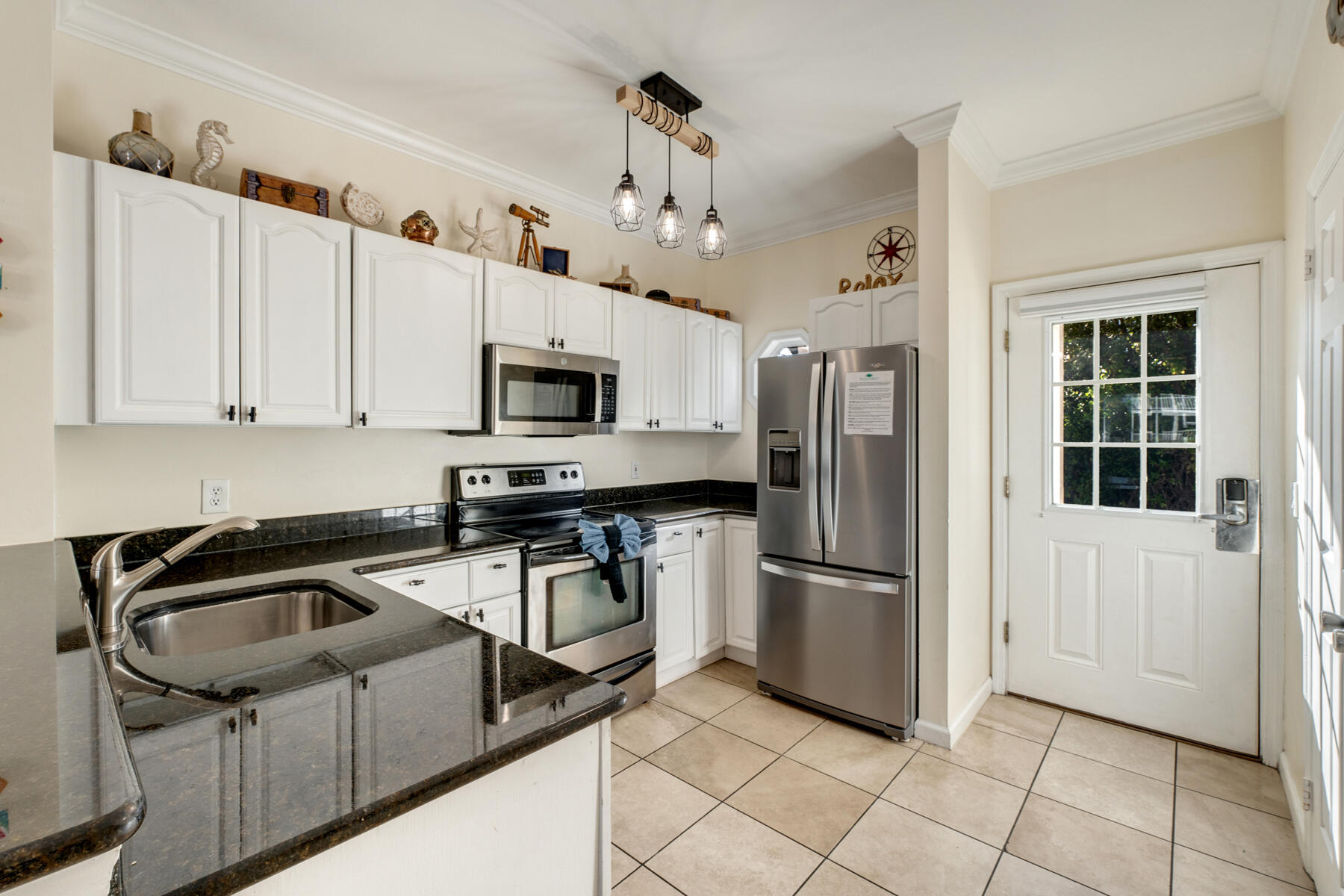 7061 Harbor Village Drive Property Photo 7