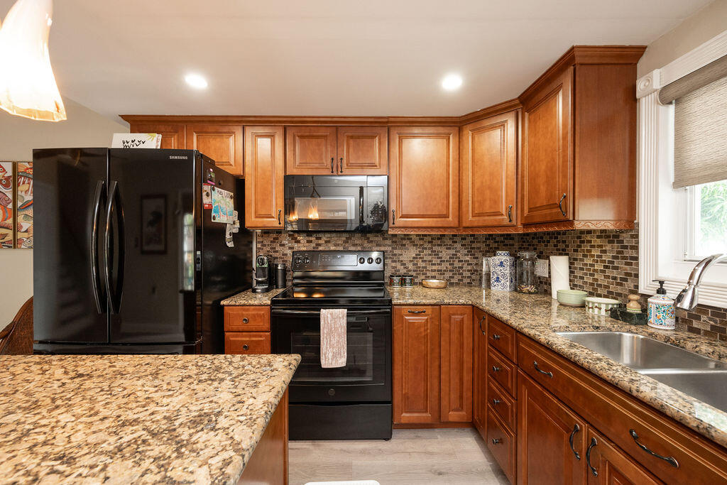 3246 Duck Avenue Property Photo 4