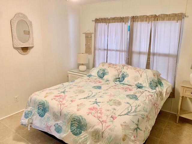914 S Emerald Drive Property Photo 15