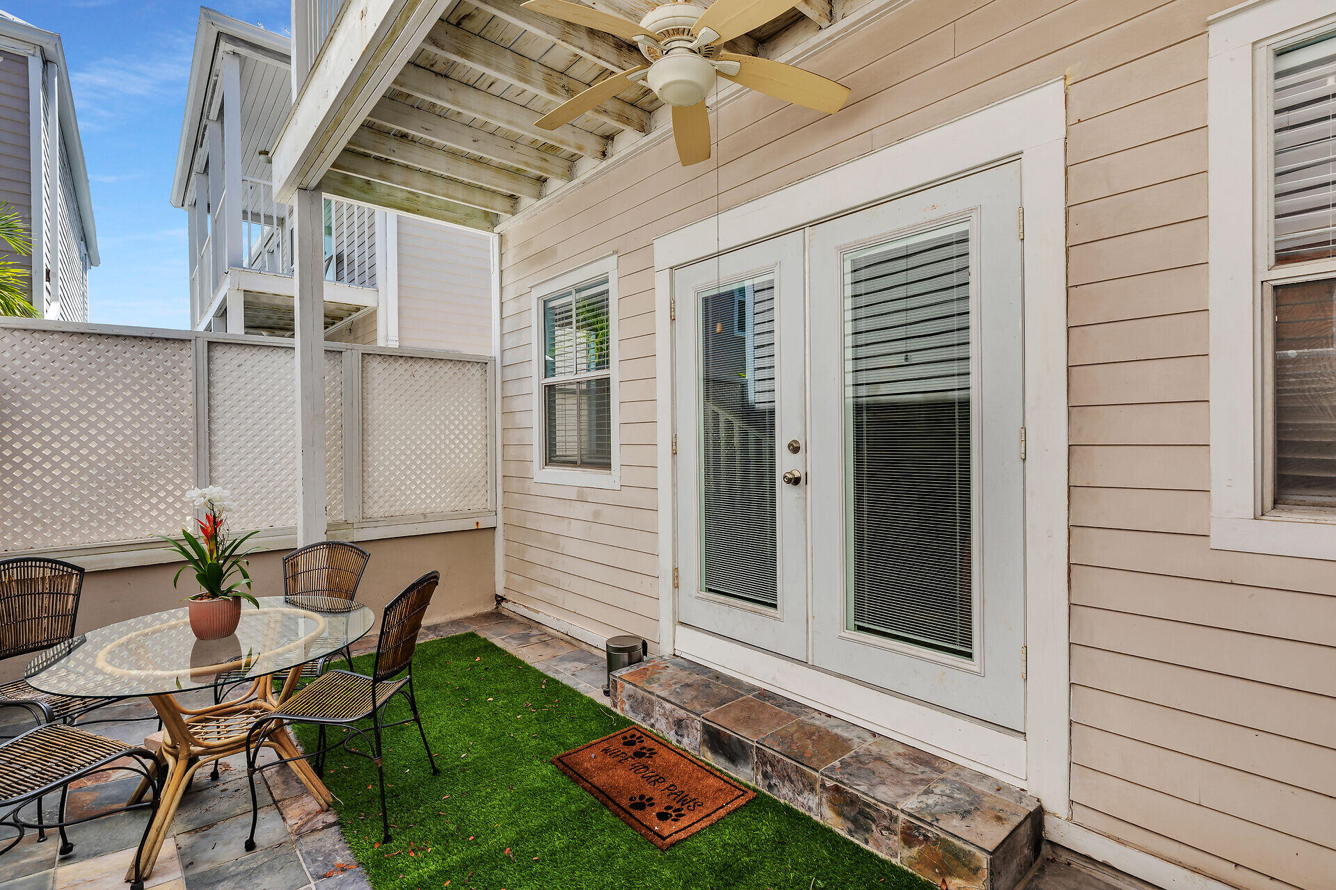 1075 Duval Street R10 Property Photo 16