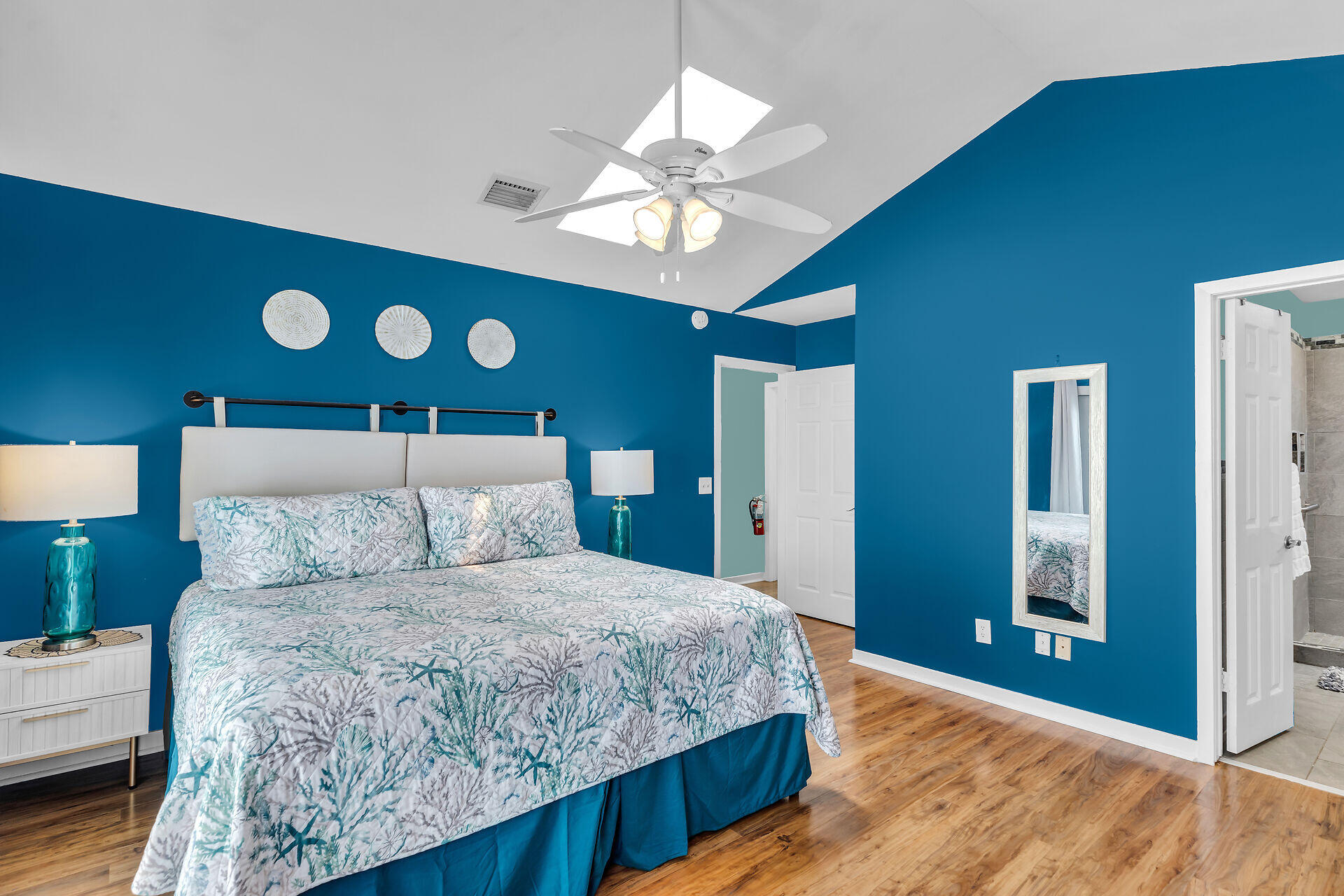 1075 Duval Street R10 Property Photo 20