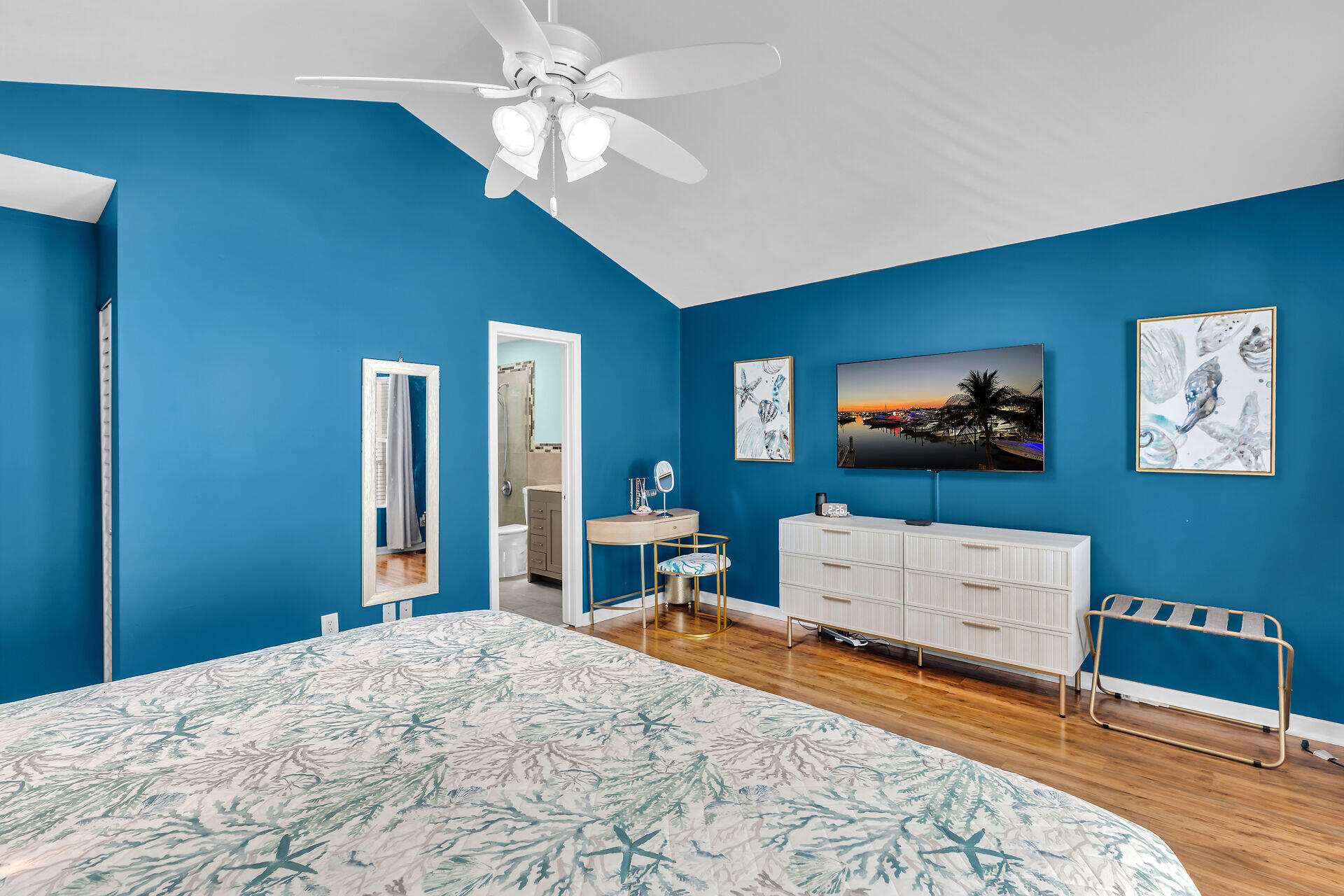 1075 Duval Street R10 Property Photo 22