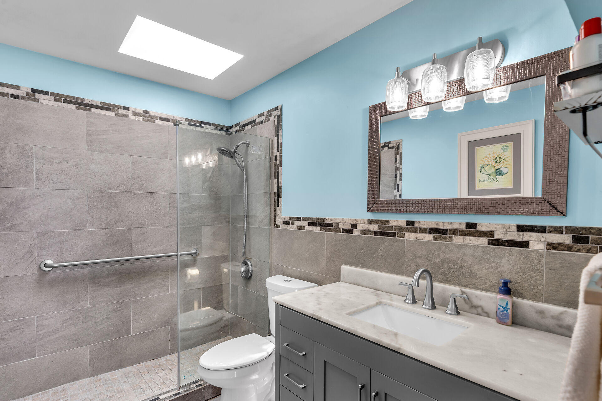 1075 Duval Street R10 Property Photo 23