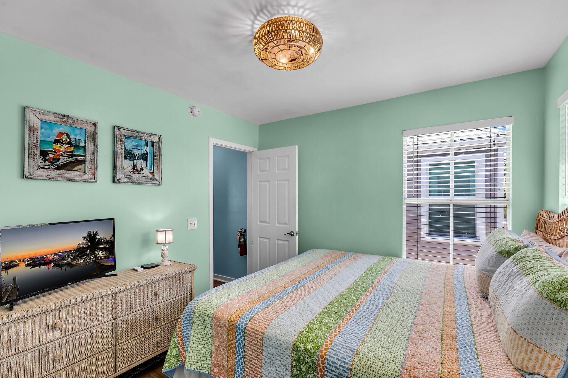 1075 Duval Street R10 Property Photo 26