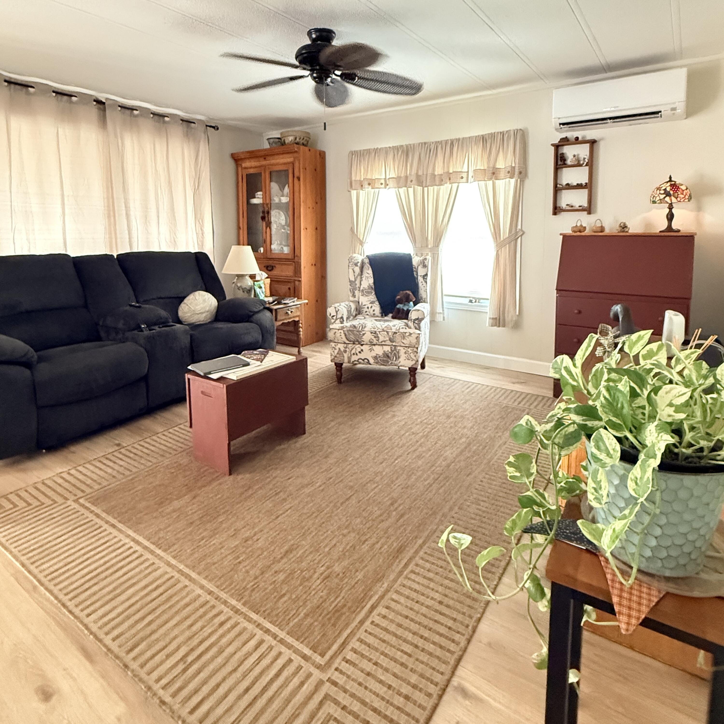 814 S Emerald Drive Property Photo 8