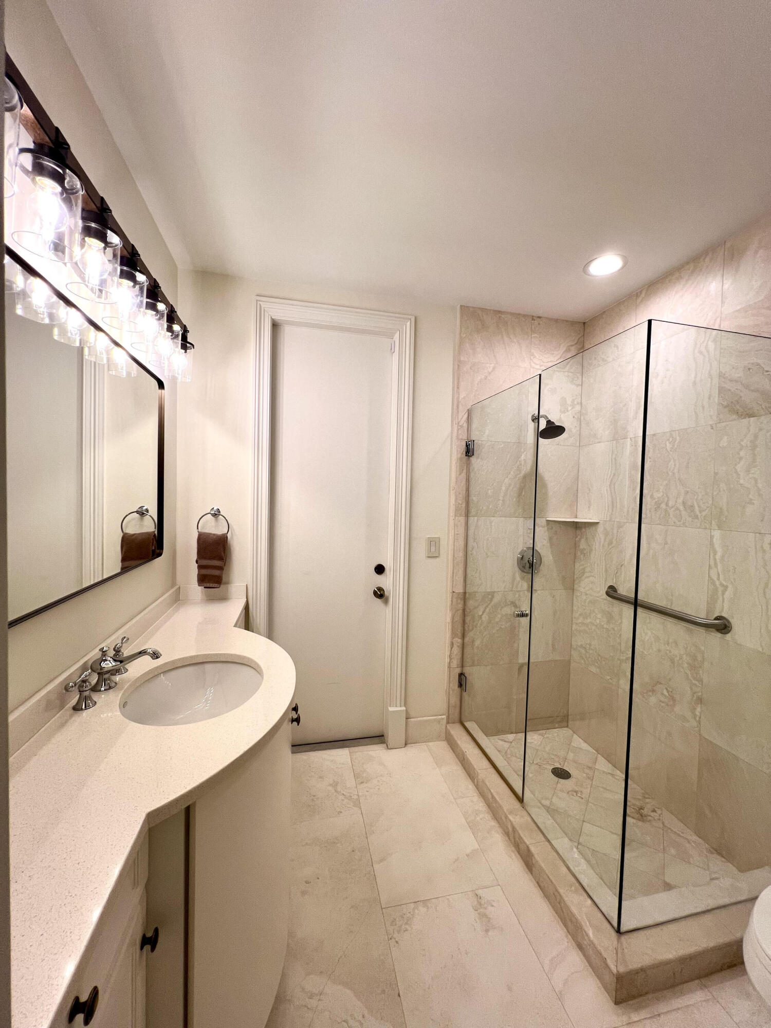 20 Avacado Street Property Photo 31
