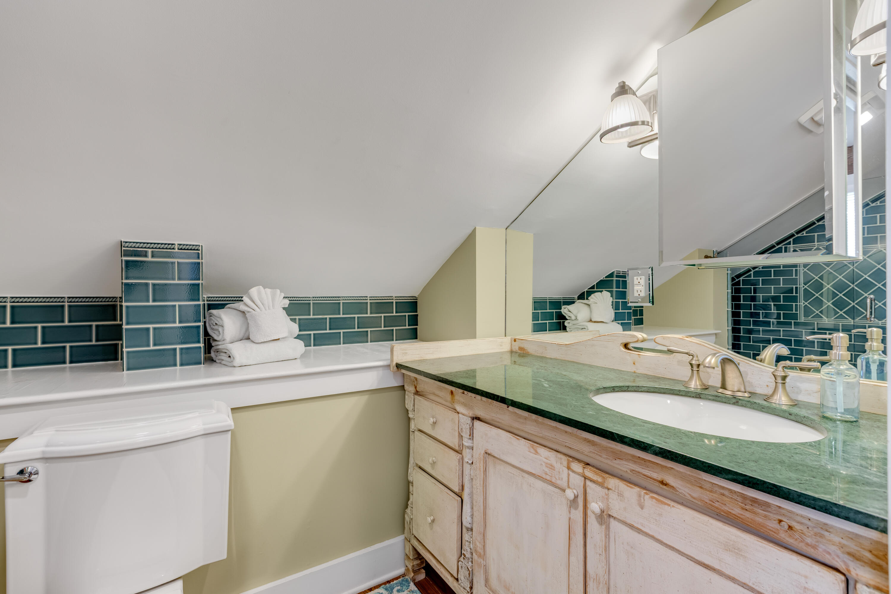 413 Frances Street Property Photo 35