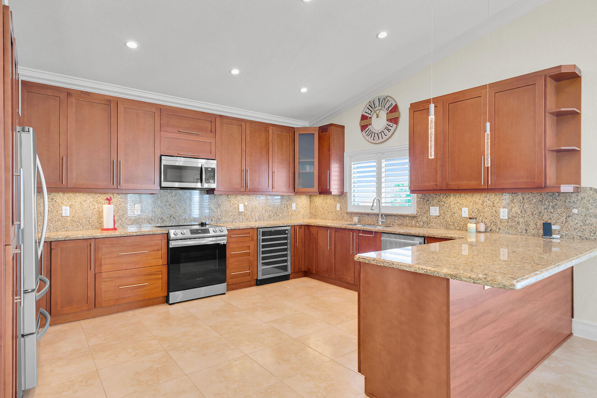 226 Normandy Drive Property Photo 3