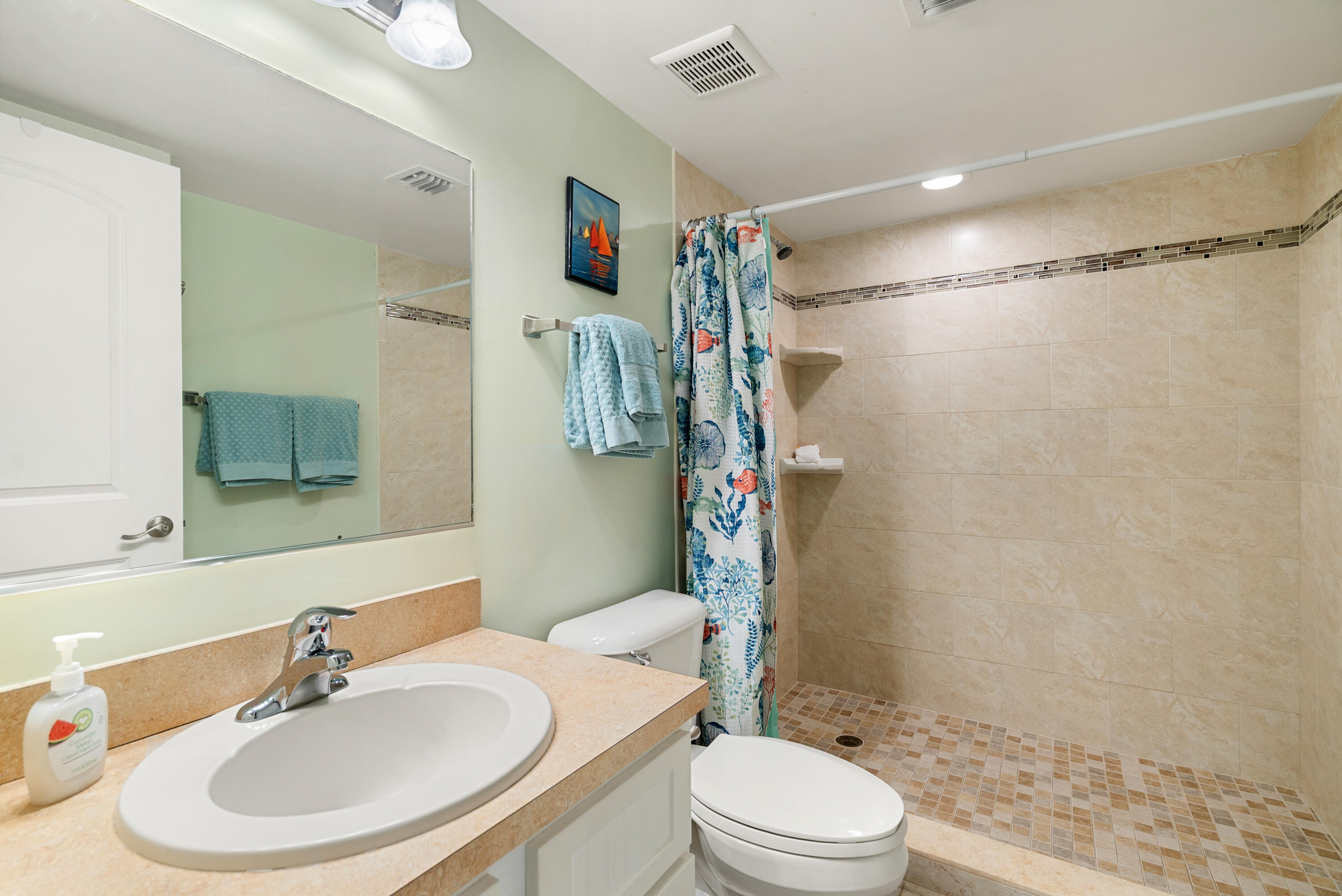 500 Burton Drive 1415 Property Photo 16