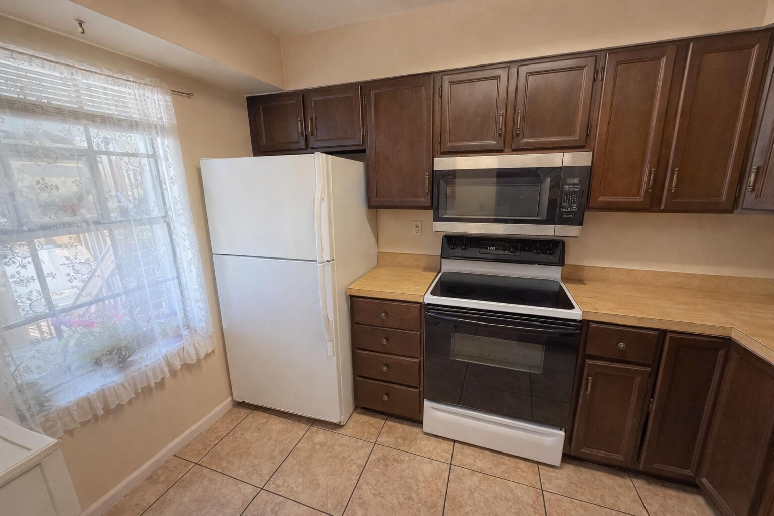 3314 Northside Drive 13 & 13a Property Photo 6