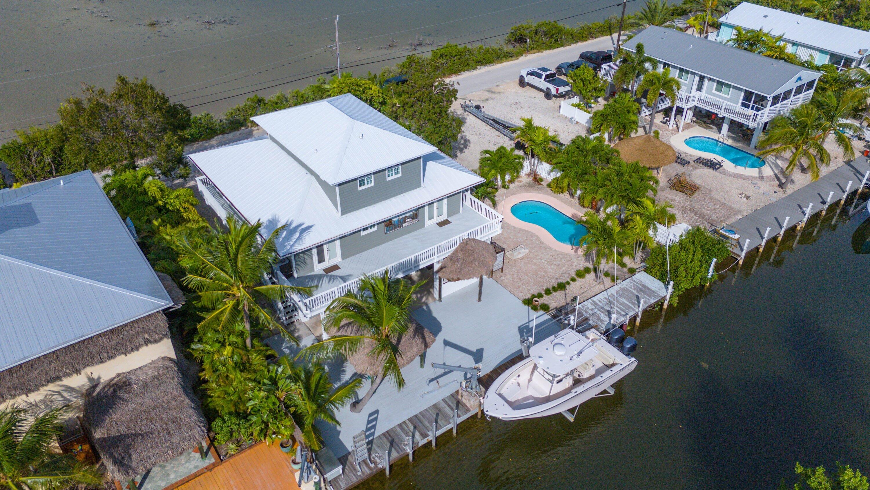 643 Indies Road Property Photo 4