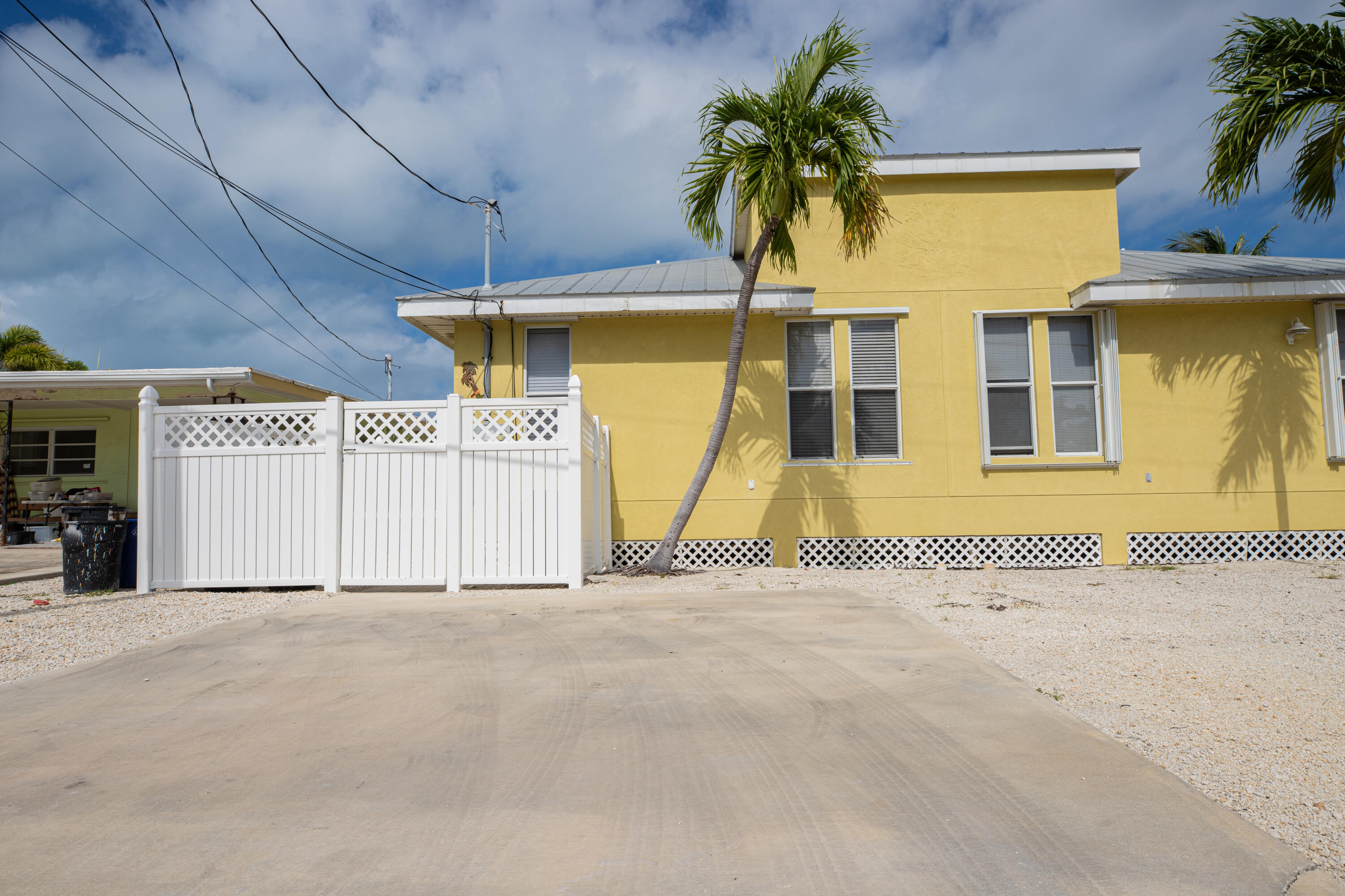 441 3rd Street Property Photo 2