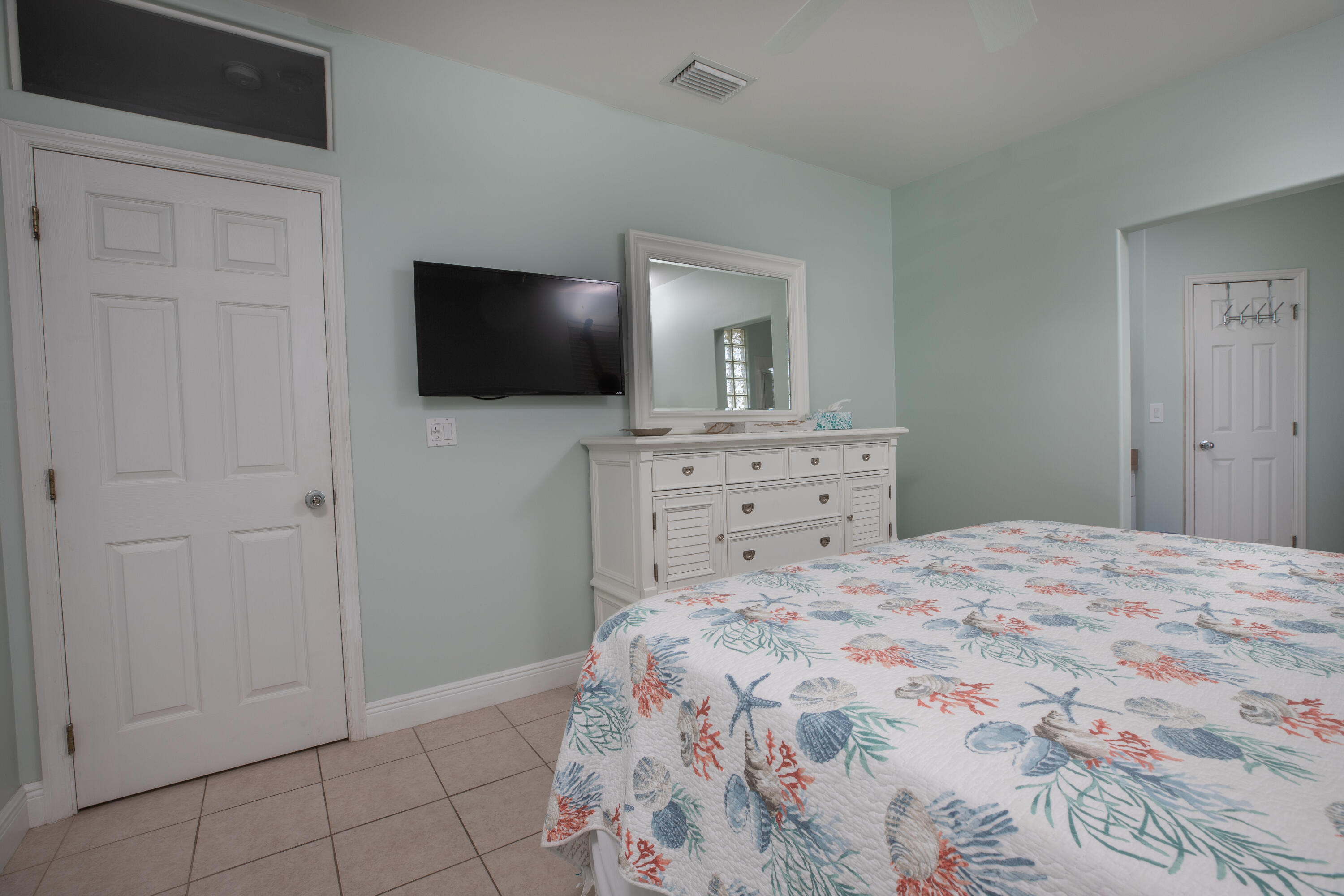441 3rd Street Property Photo 8