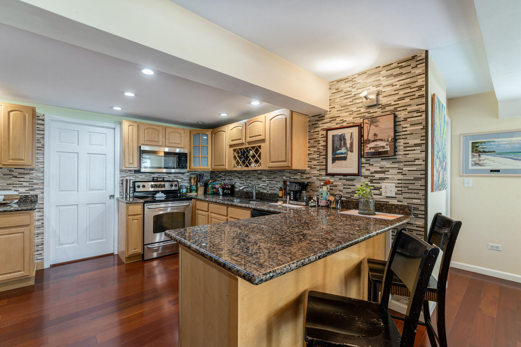 150 List Street Property Photo 17