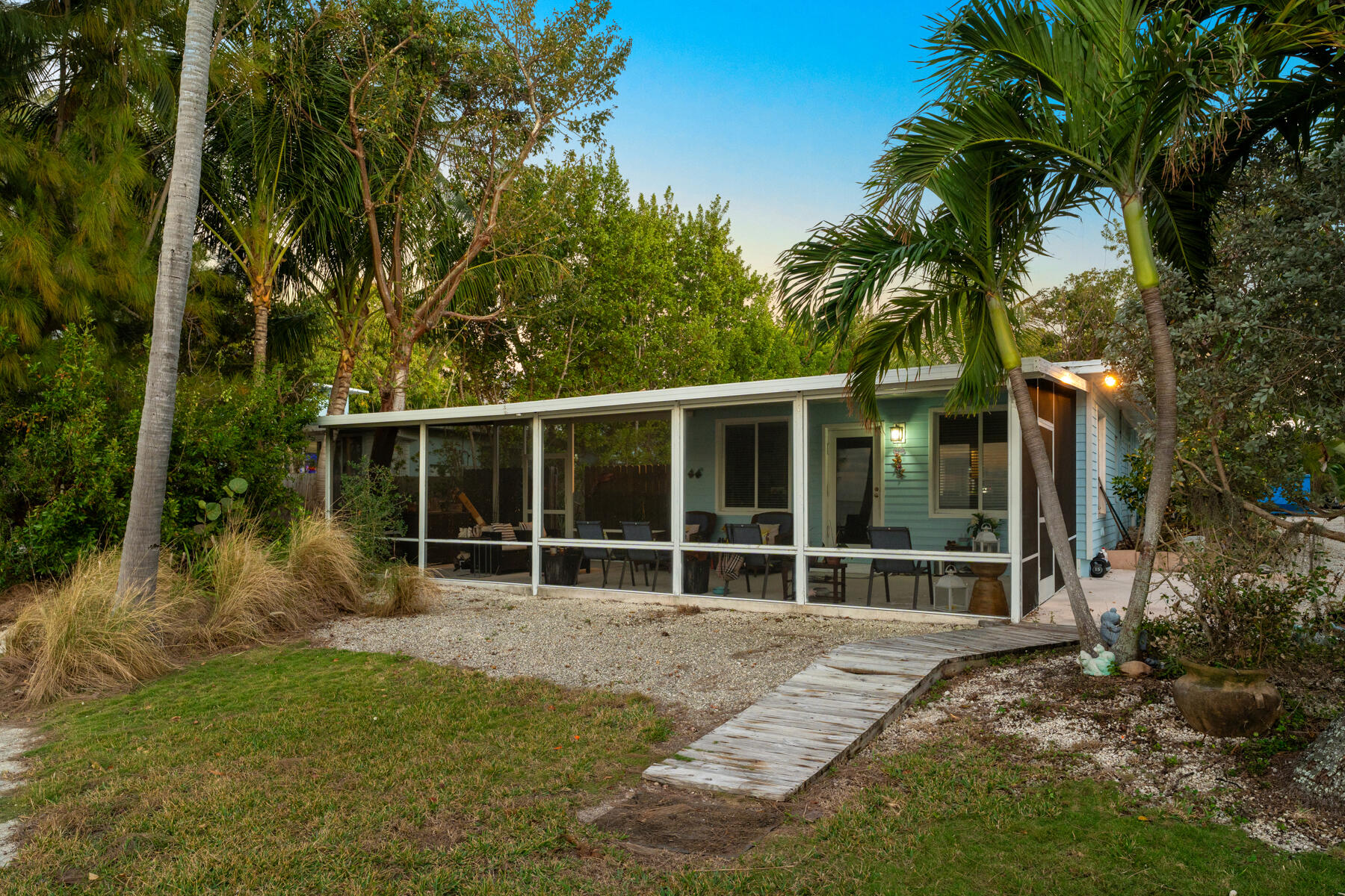 150 List Street Property Photo 12