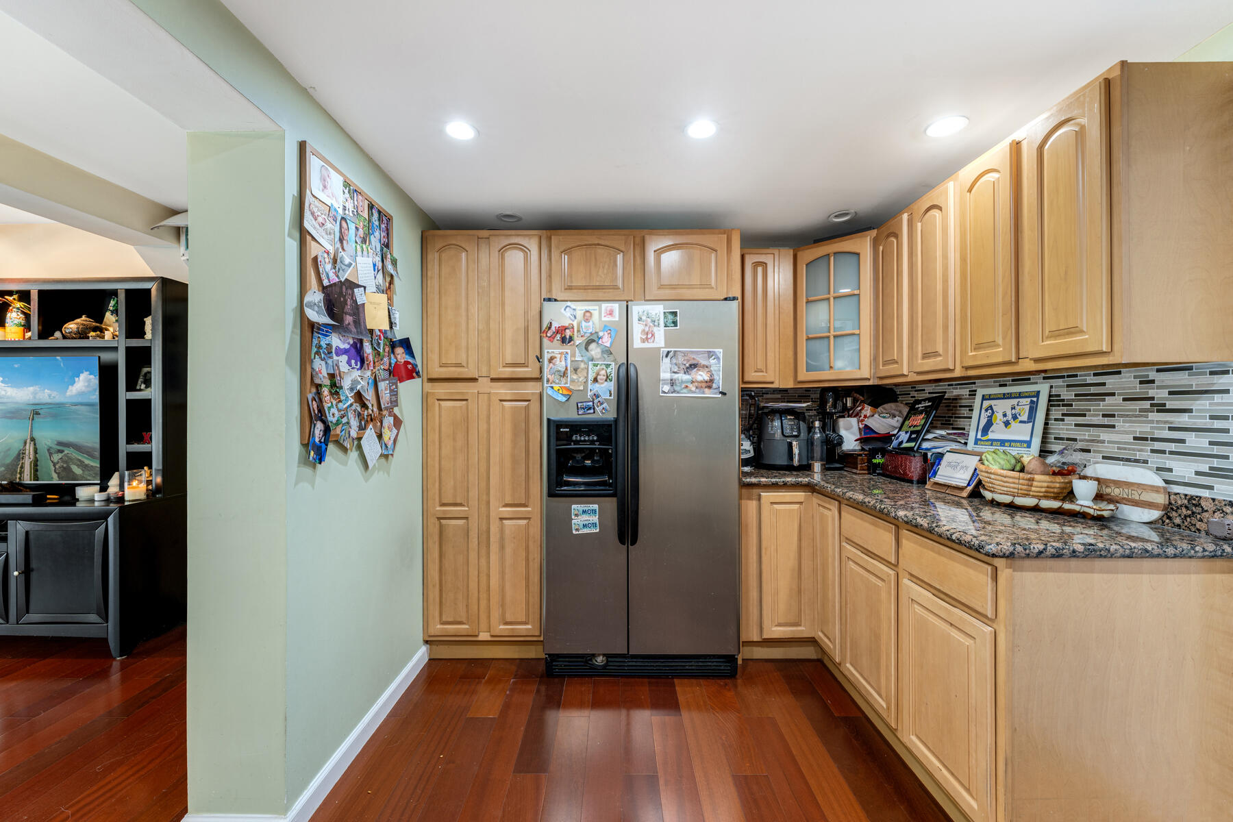 150 List Street Property Photo 18