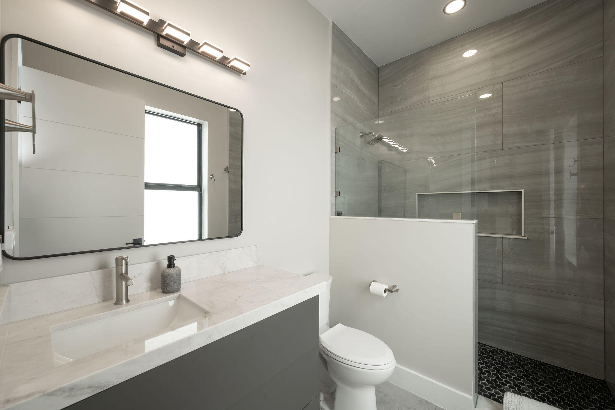3 Evergreen Avenue Property Photo 34