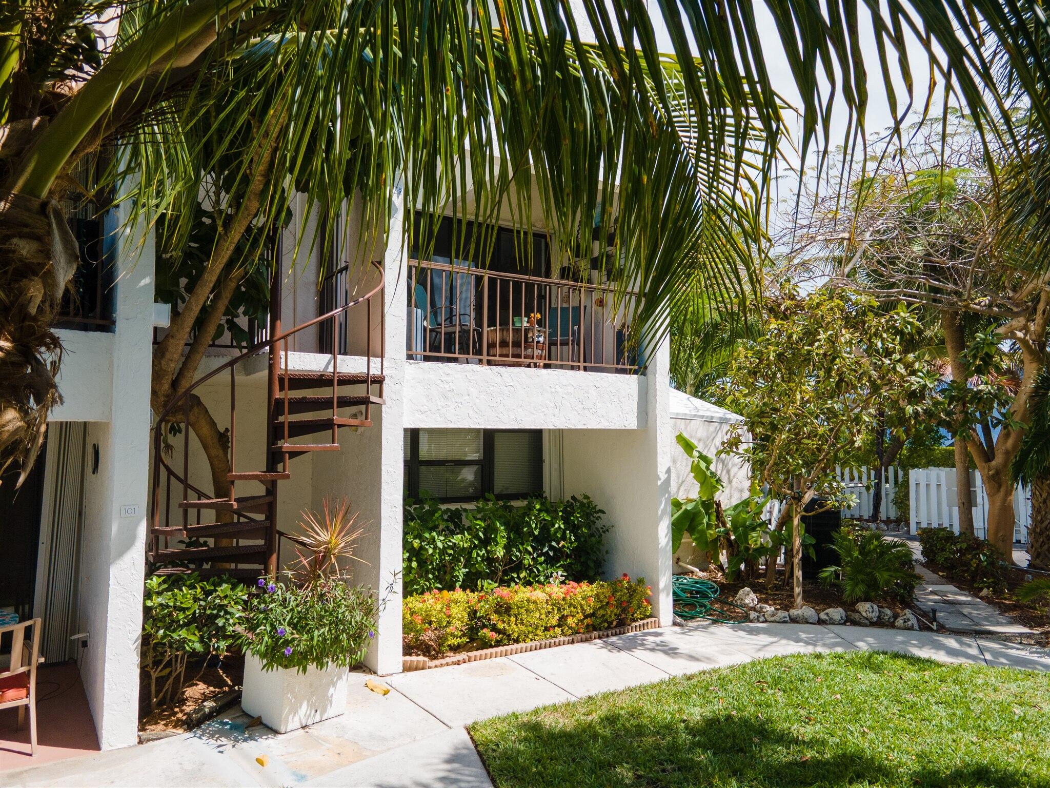 601 W Ocean Drive 105d Property Photo 2