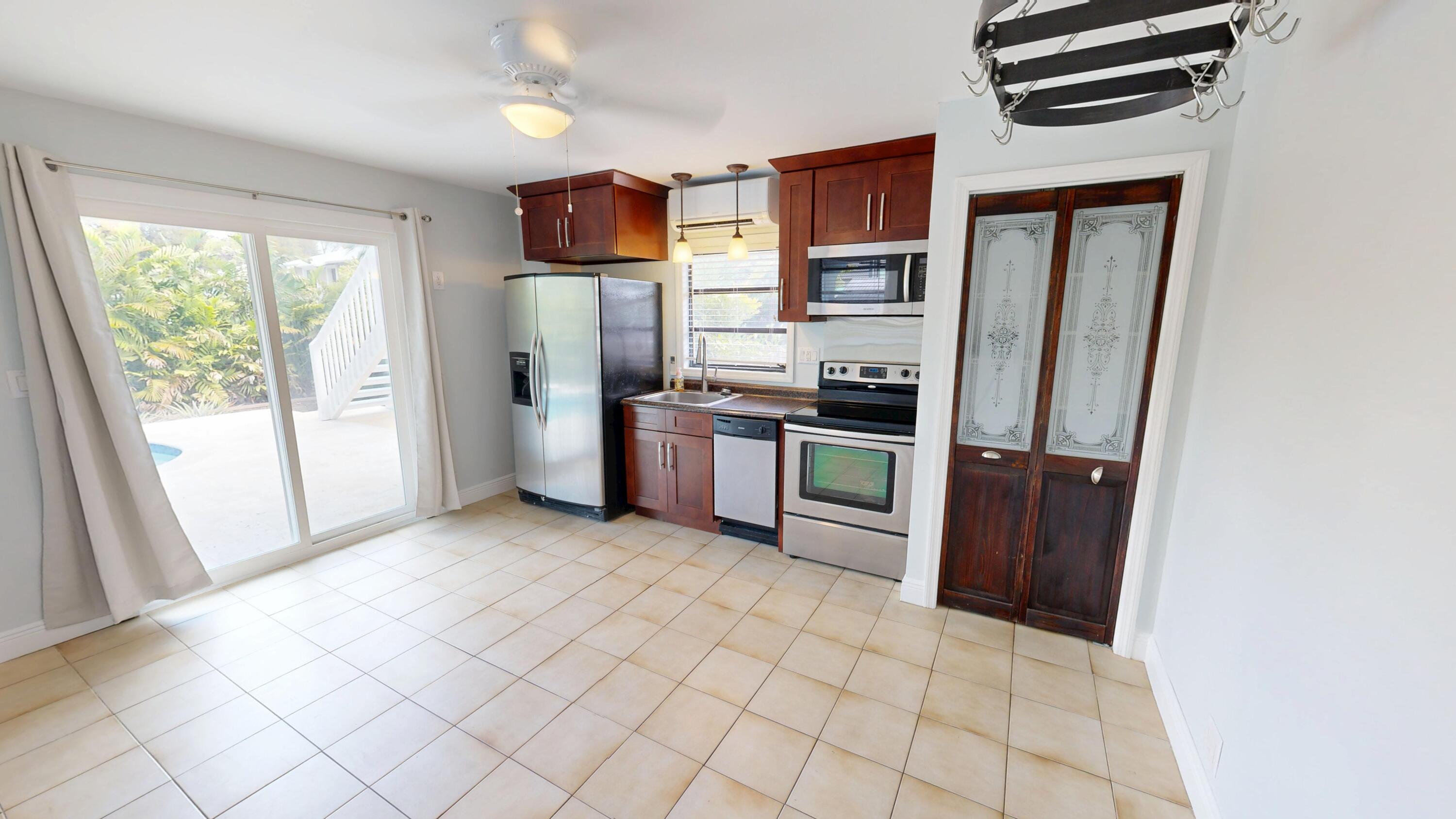 87 Marina Avenue Property Photo 3