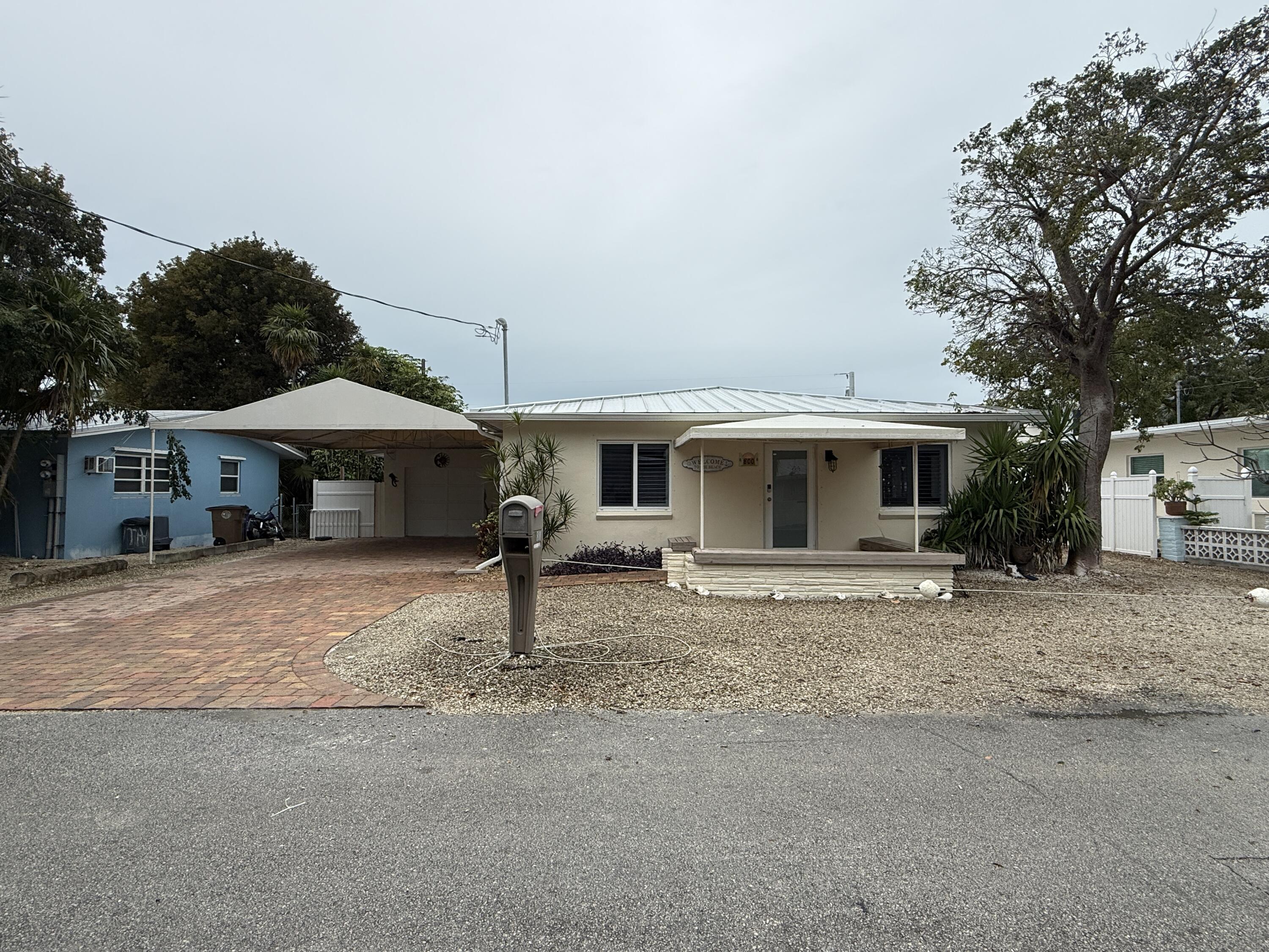 800 50th Court Property Photo 1