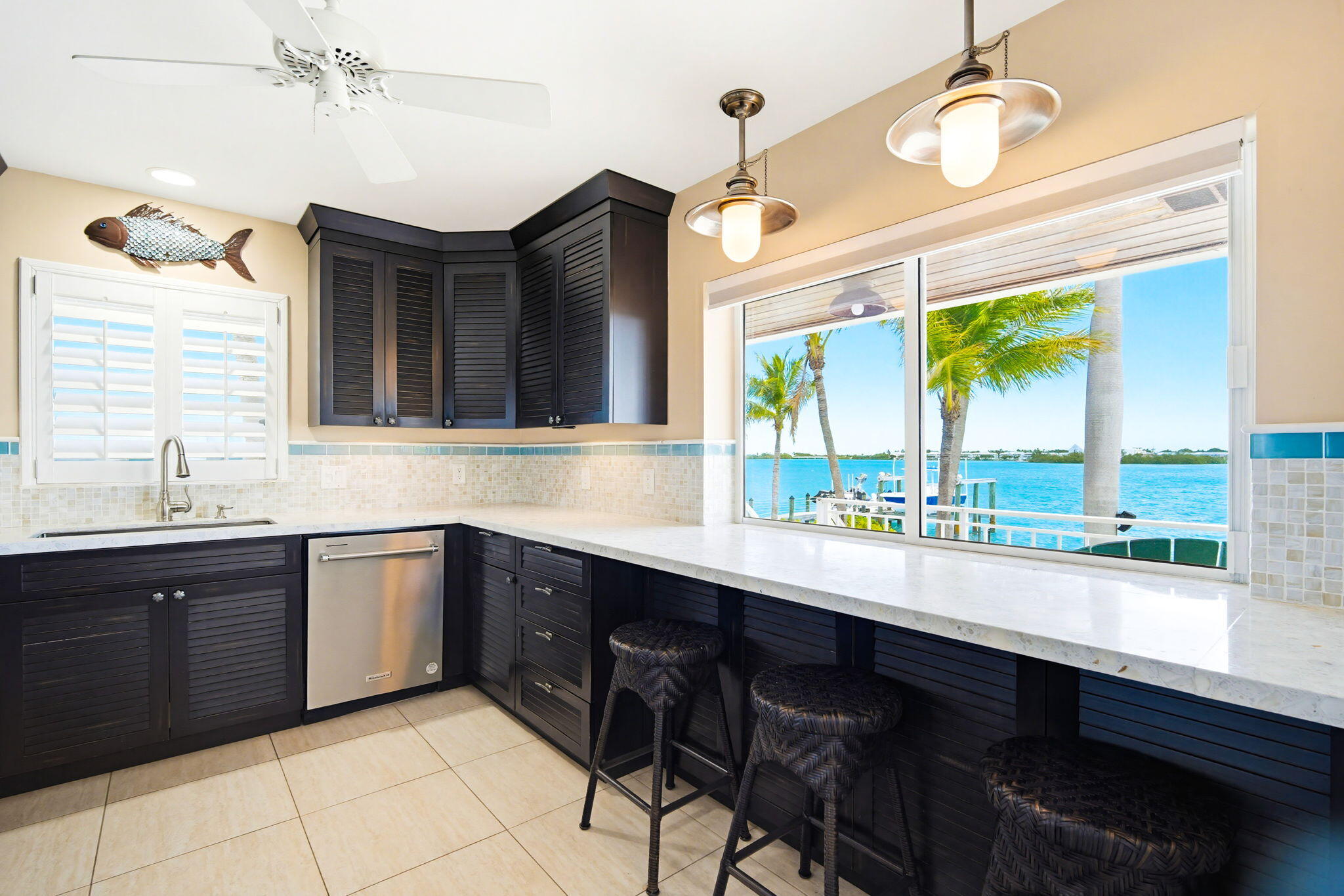 425 Harbour Drive Property Photo 11