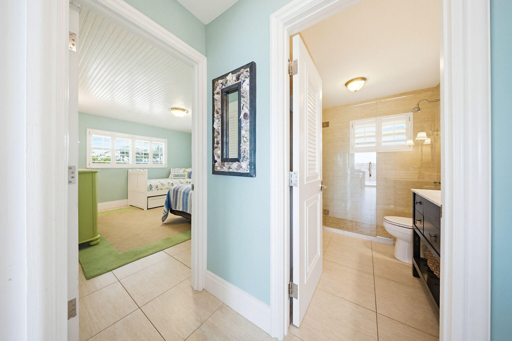 425 Harbour Drive Property Photo 22