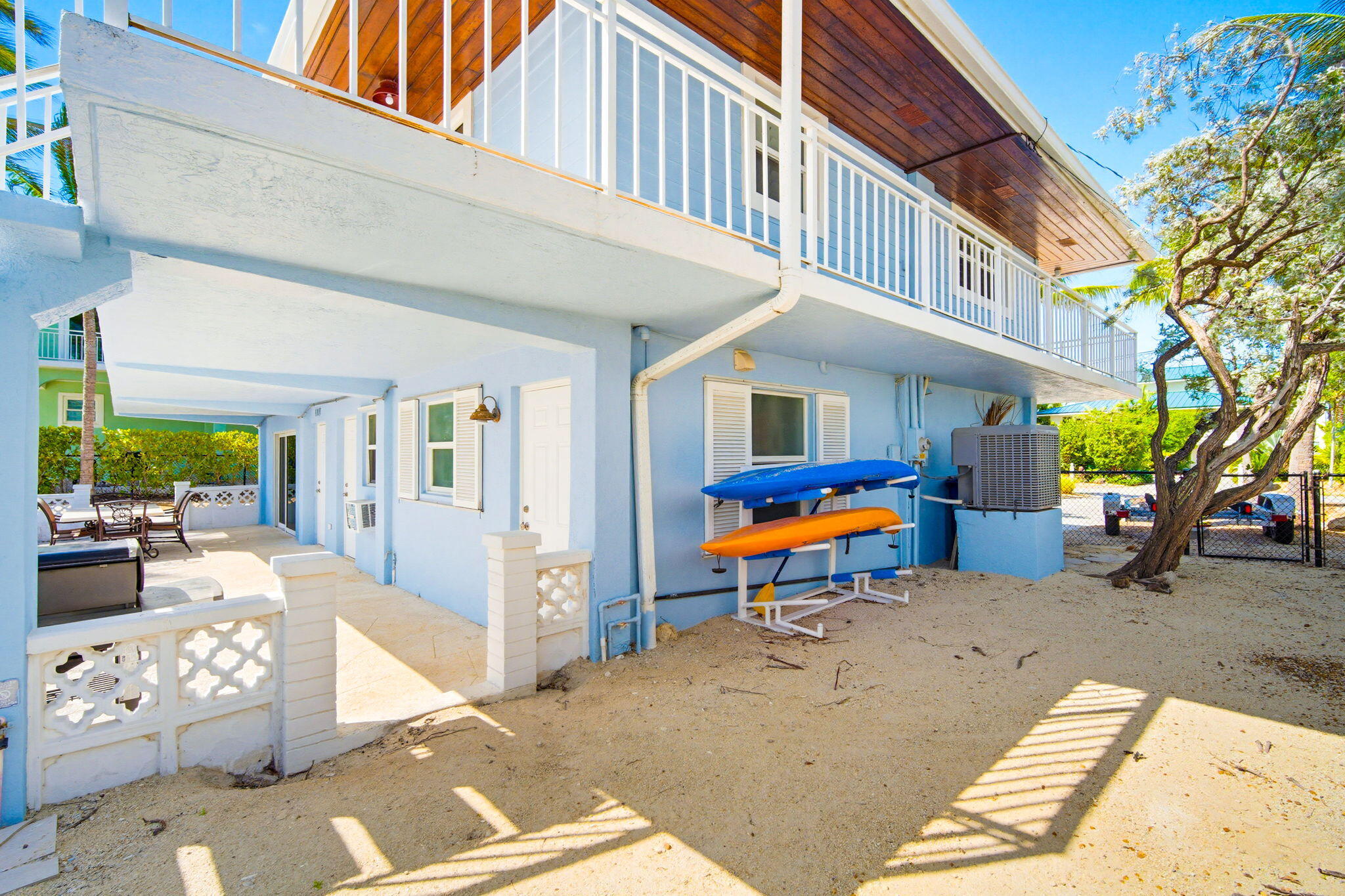 425 Harbour Drive Property Photo 44