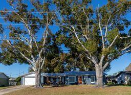 4480 Lakeview Drive Property Photo 2