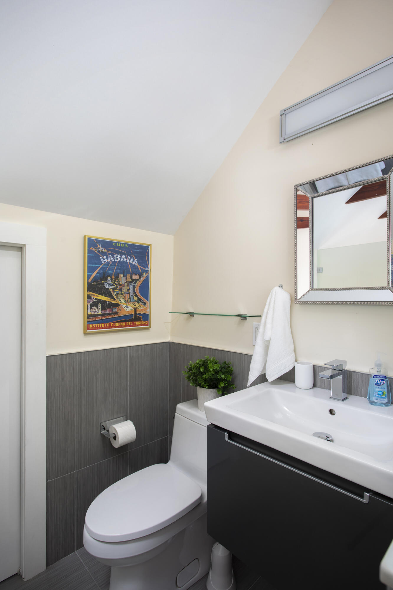 709 Olivia Street Property Photo 15